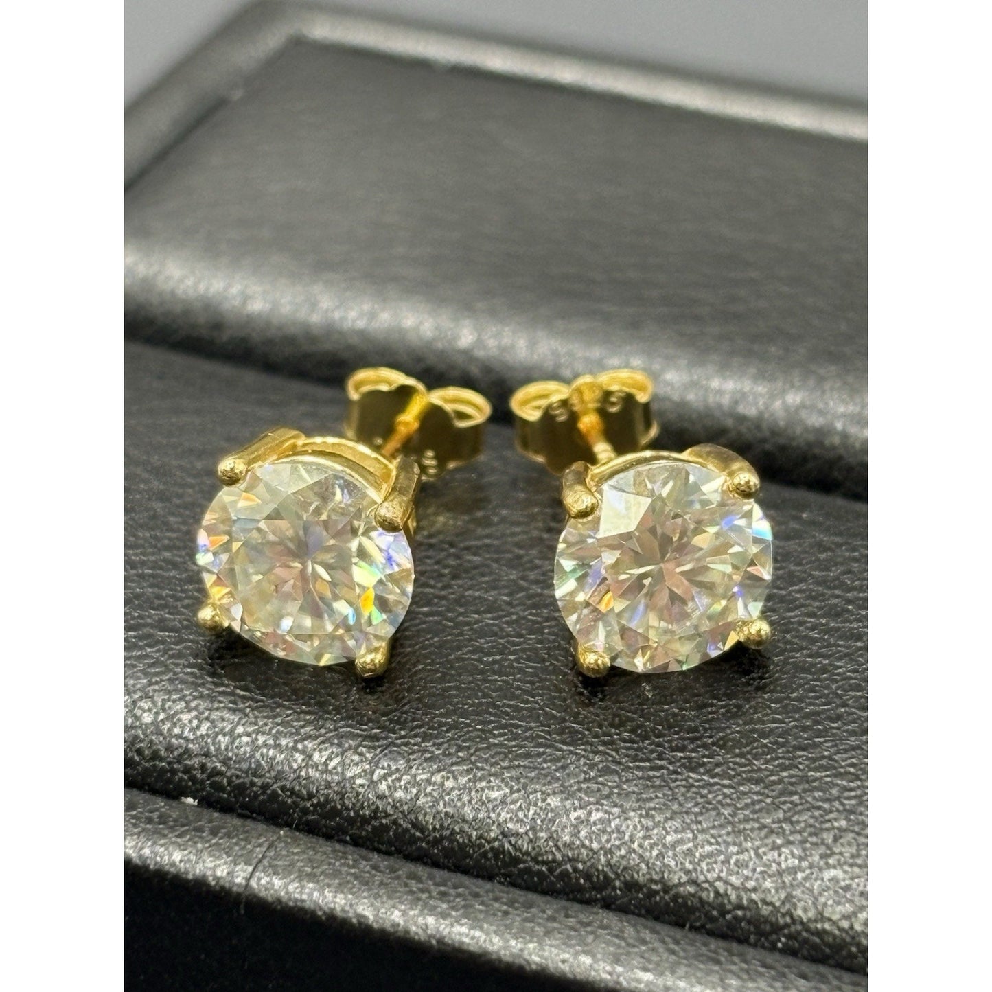 New Condition Sterling Silver 4 Carat Total Moissanite Stud Earrings GRA W29