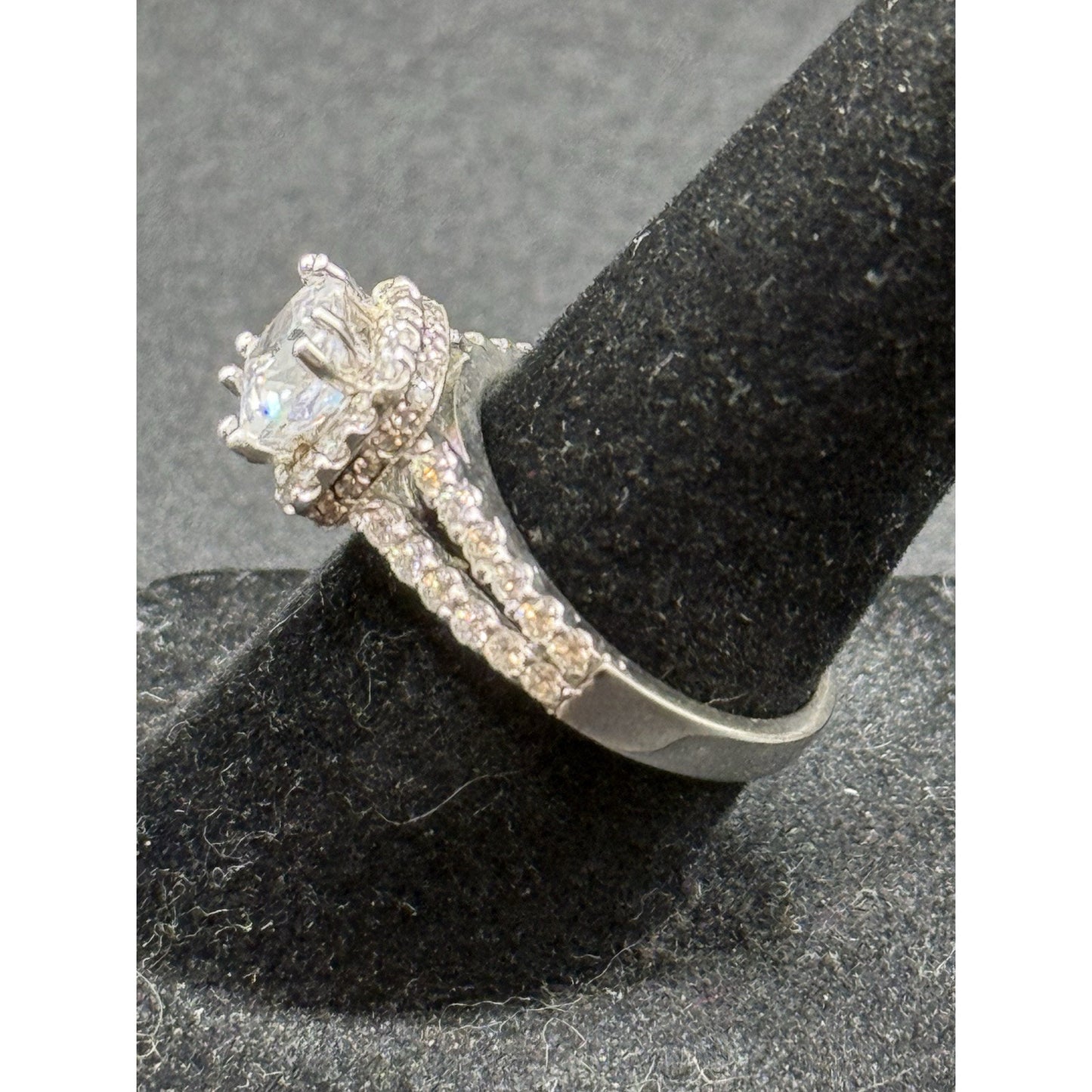 EUC Sterling Silver Cubic Zirconia Halo Ring Size 6.00 925 P5