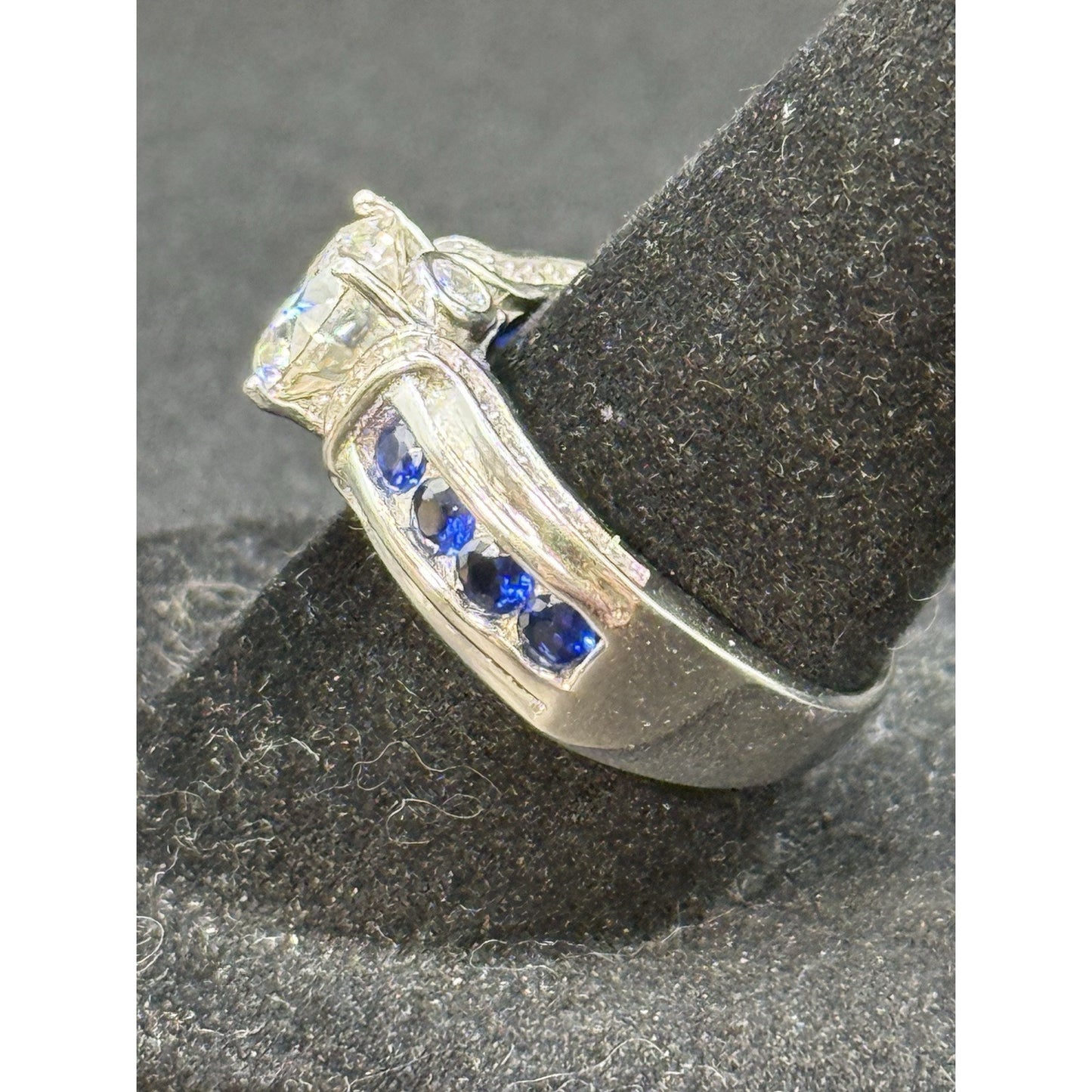 New Condition Sterling Silver Moissanite Blue Cubic Zirconia Ring Size 6.75 GRA