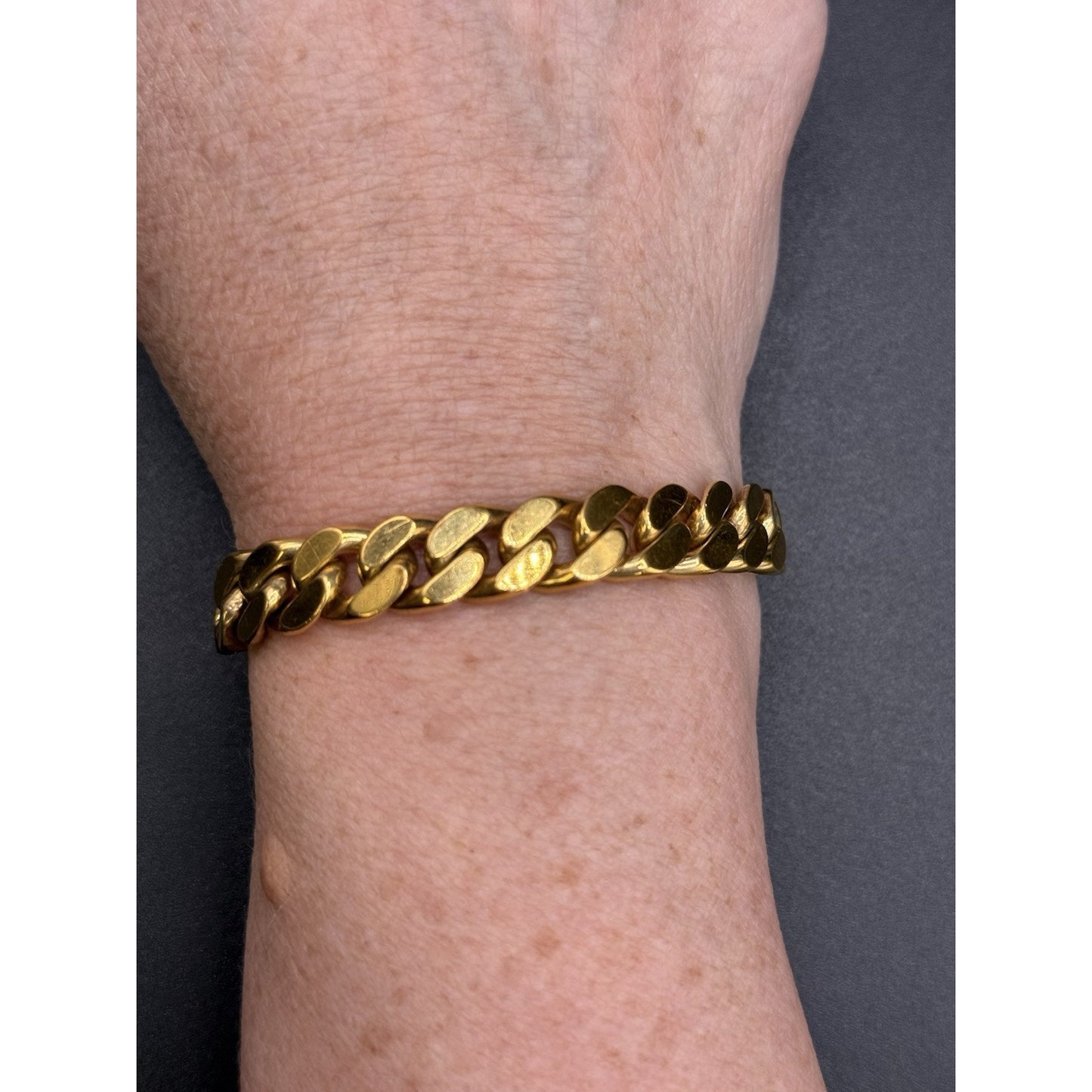 8.50” Gents Gold Tone Curb Bracelet Germany P3