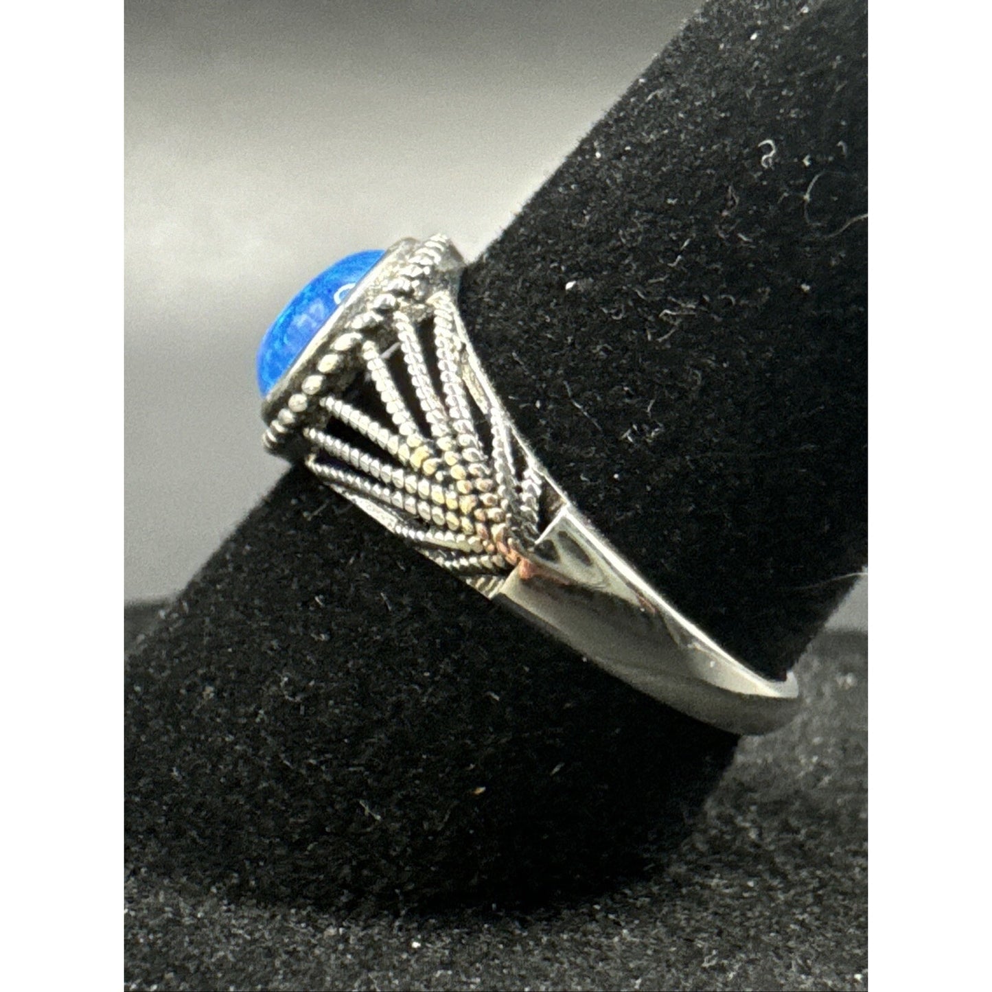 New Condition Sterling Silver Side Cabachon Lab Blue Opal Ring 925 Size 7