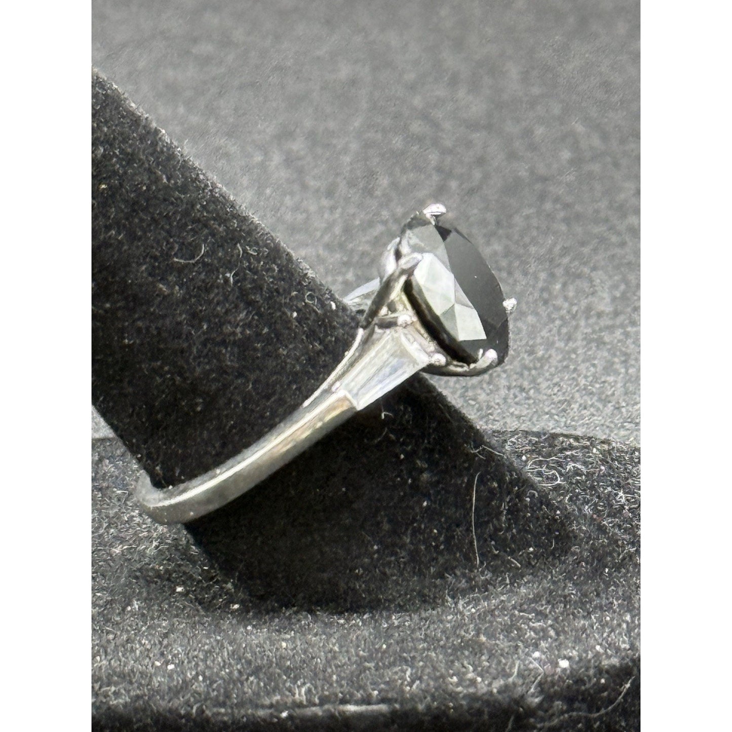 New Condition Sterling Silver Black 5 carat Moissanite Ring Size 7.00 GRA P18