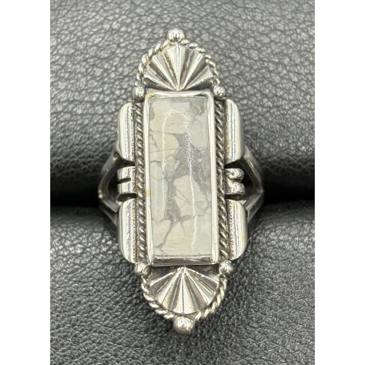 New Condition White Buffalo Sterling Silver Ring Size 6