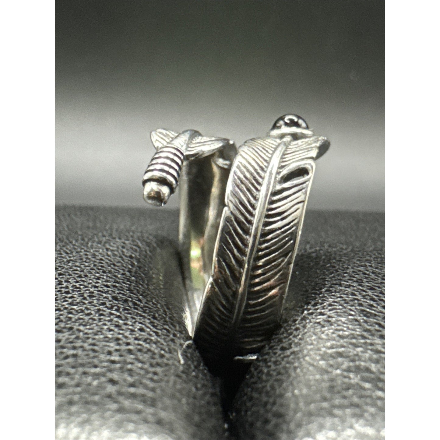 New Condition Sterling Silver Onyx Feather Ring 925 Size 7
