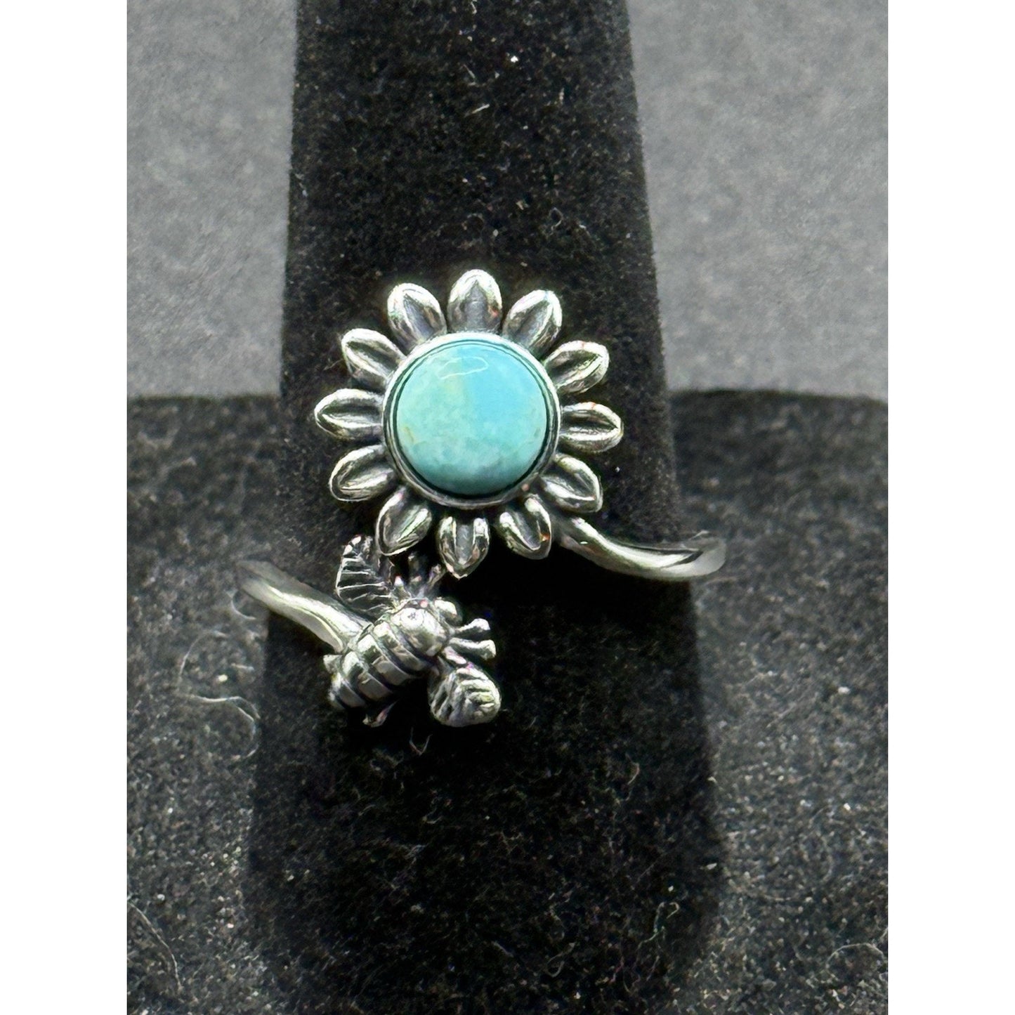 New Condition Sterling Silver Turquoise Flower Bee Ring Size 7.00 Adjustable
