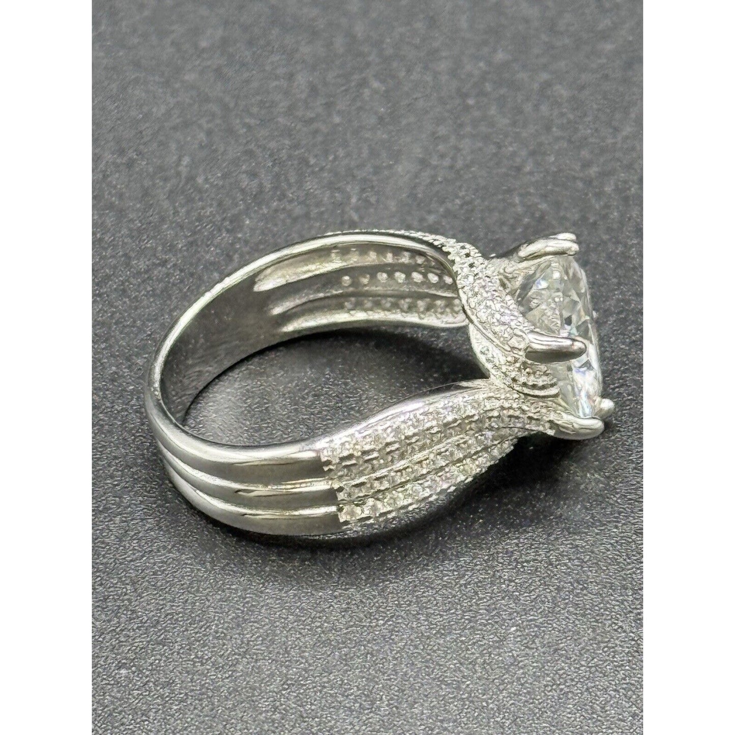 New Condition Sterling Silver 5 carat Moissanite Ring Size 6.75 GRA