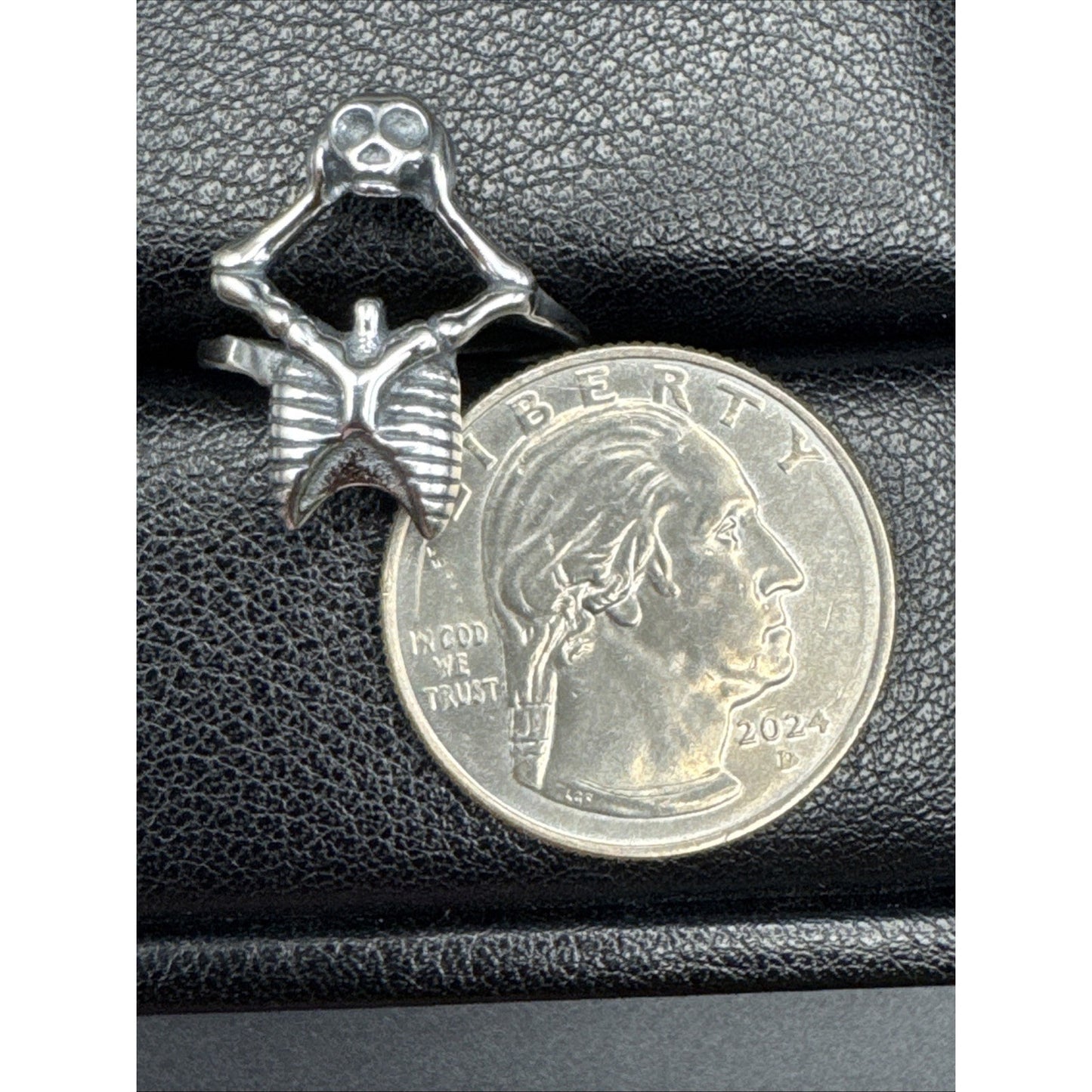 New Condition Sterling Silver Headless Skeleton Skull Ring Size 7