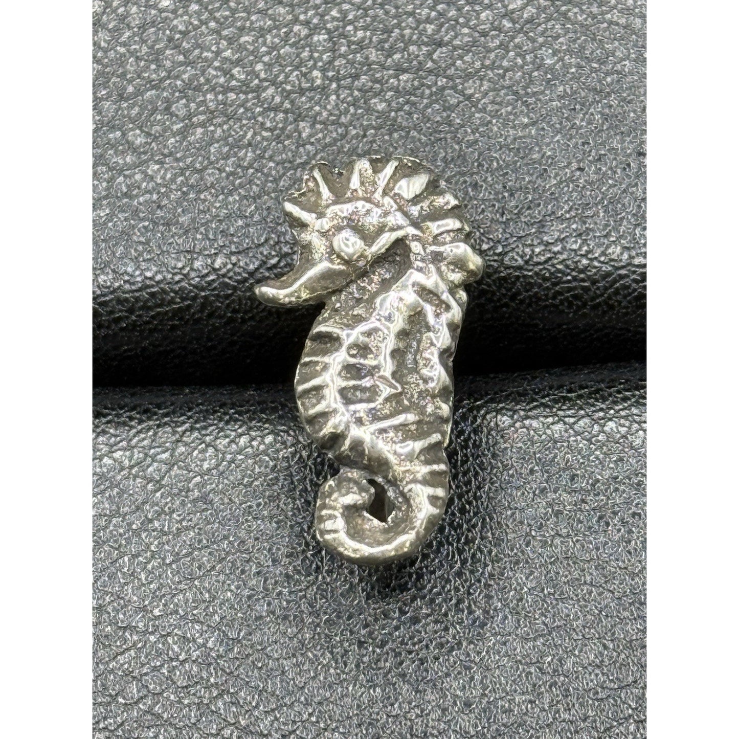 Vintage Sterling Silver Seahorse Screw back Earrings No Post Q7