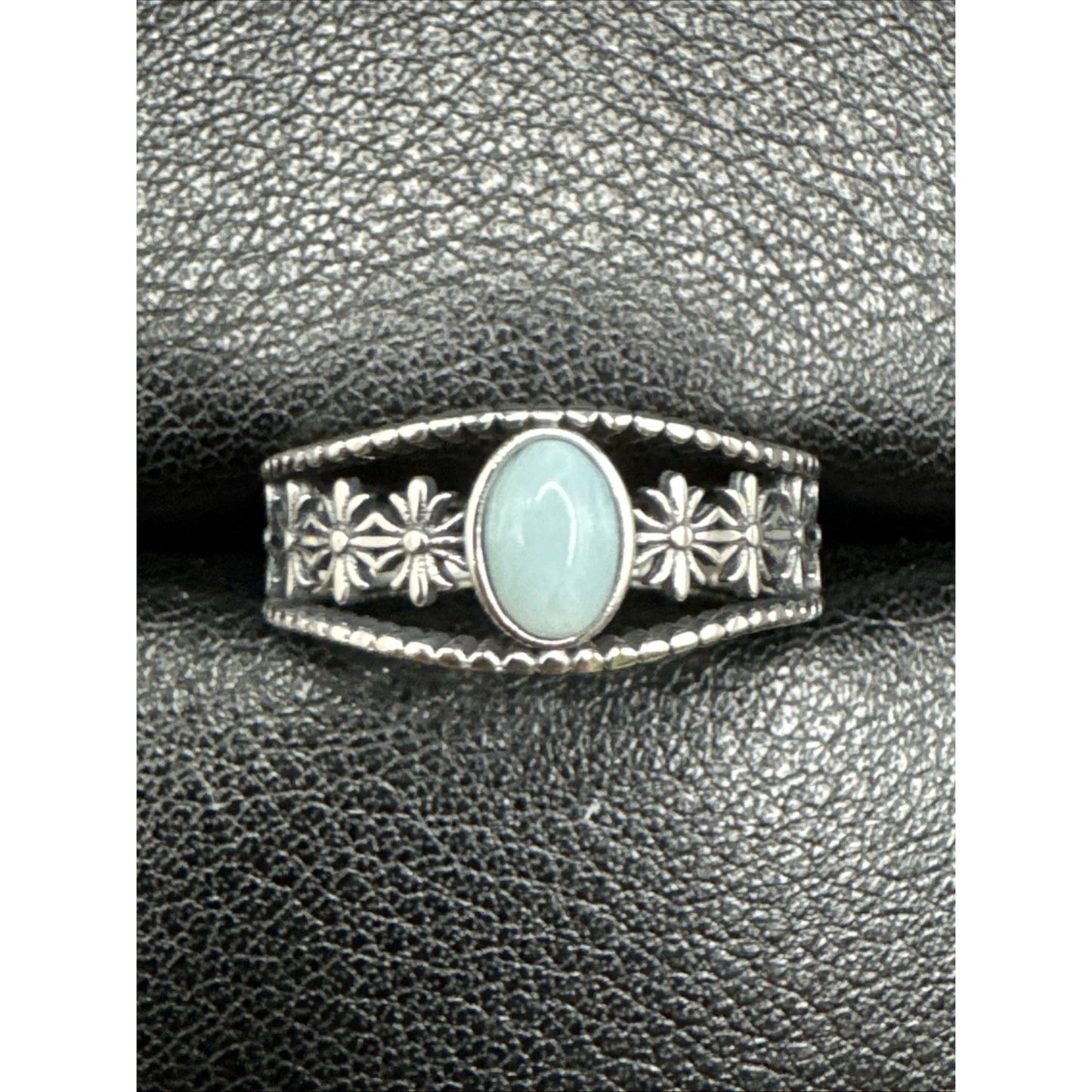 New Condition Sterling Silver Laramar Flowers Ring 925 Size 7