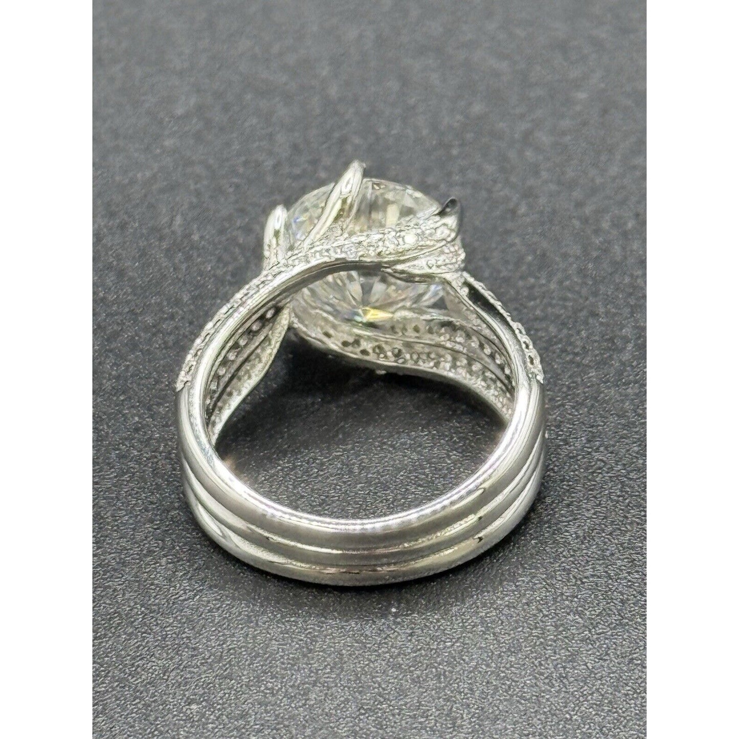 New Condition Sterling Silver 5 carat Moissanite Ring Size 6.75 GRA