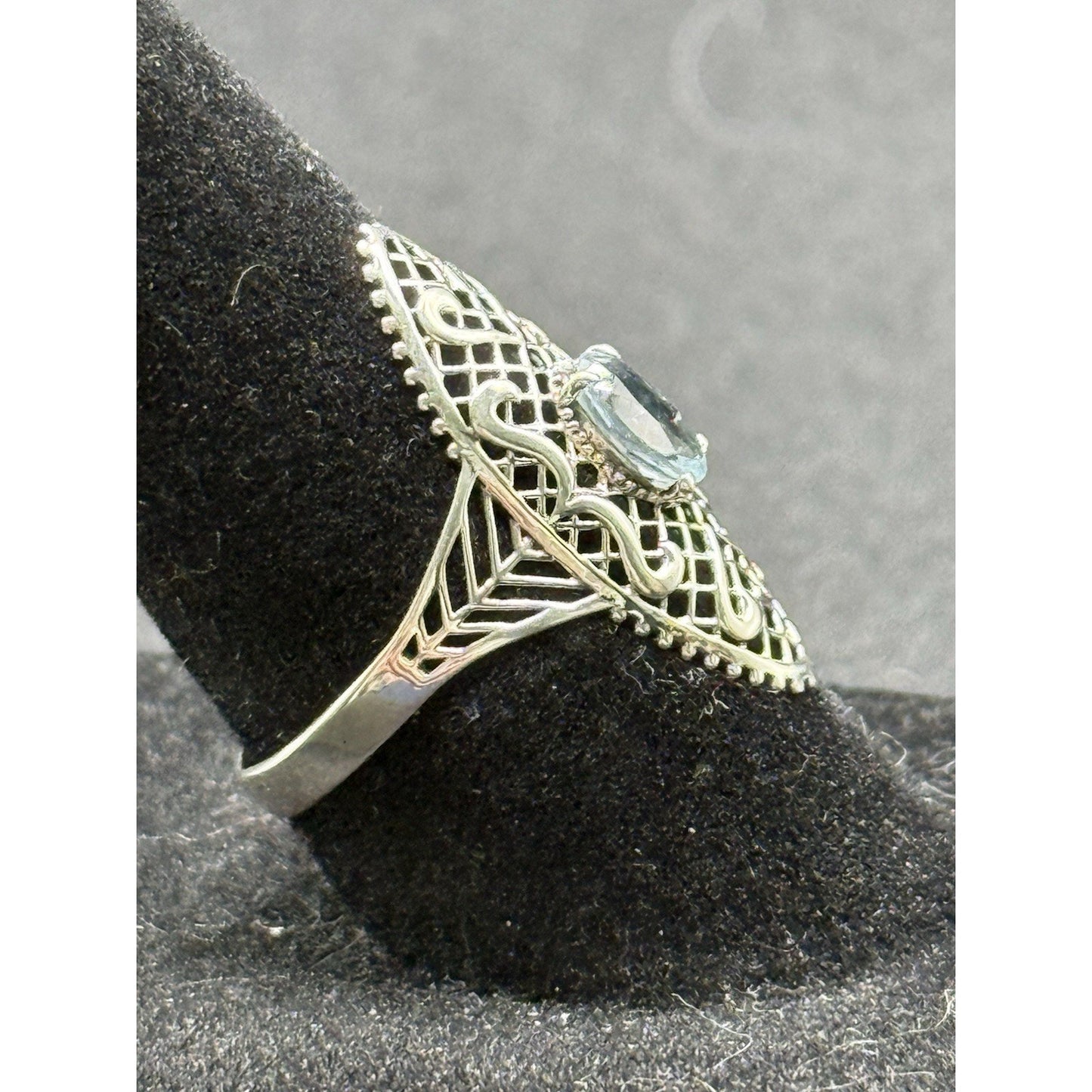 New Condition Sterling Silver Genuine Topaz Oblong Ring Size 7.00