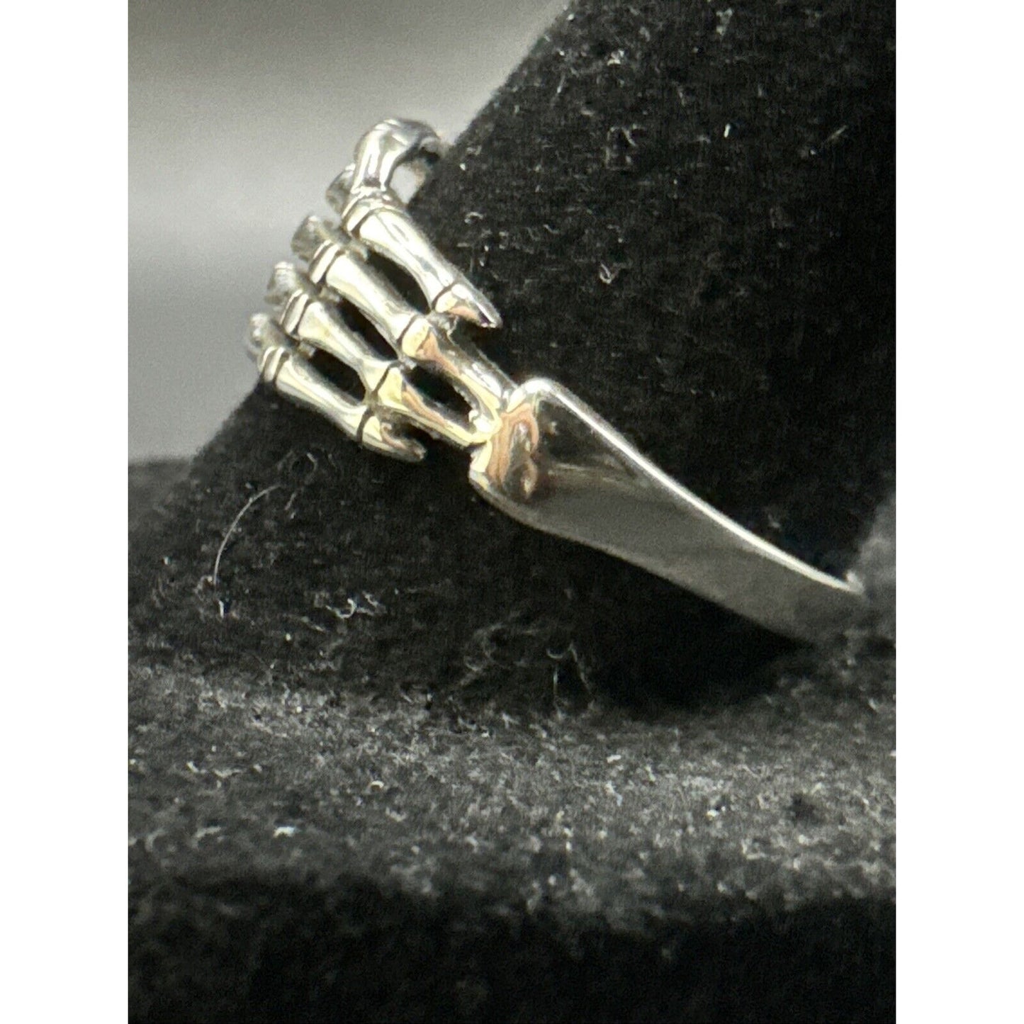 New Condition Sterling Silver Skeleton Hands Ring Size 7