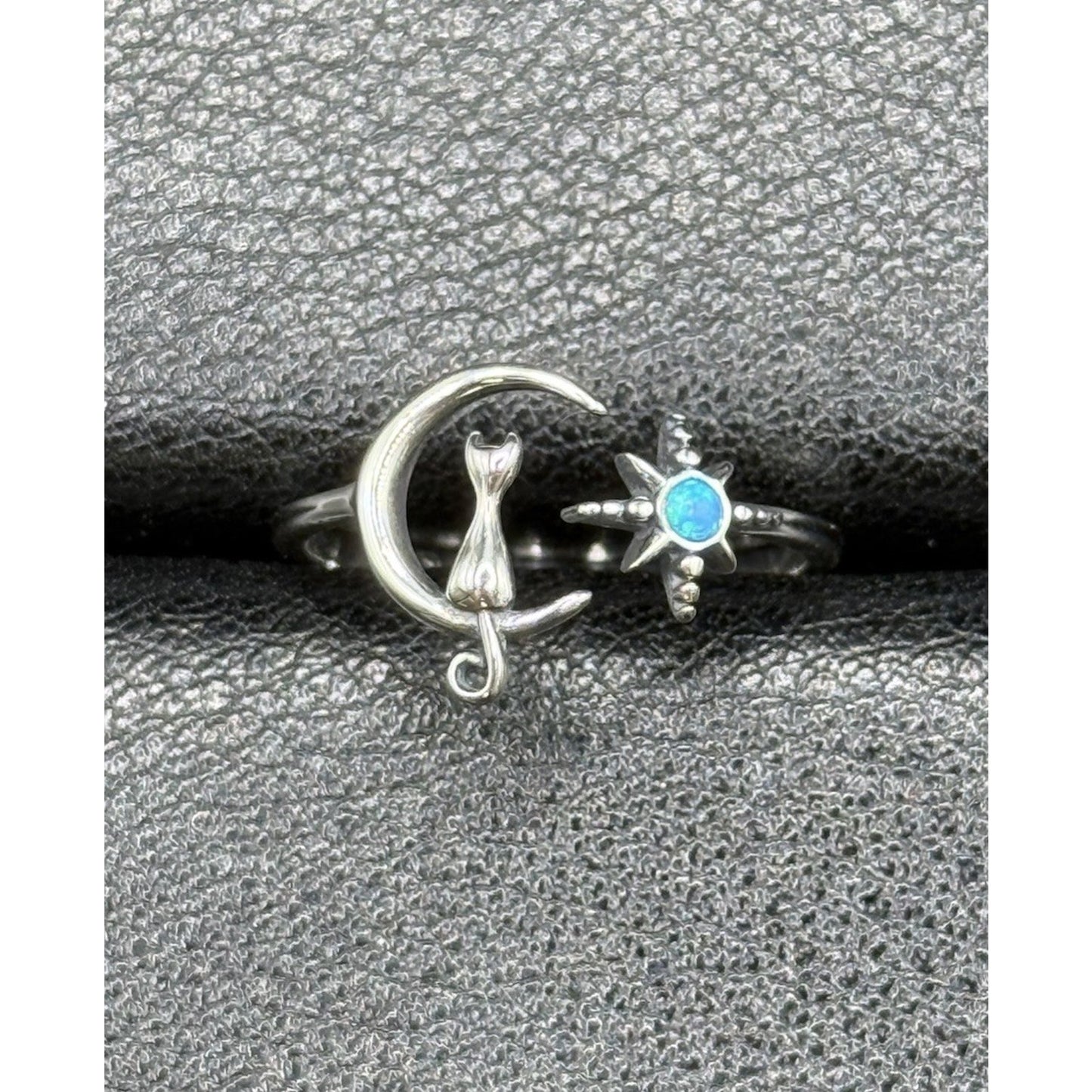 New Condition Sterling Silver Moon Cat Lab Opal Ring Size 7.00 Adjustable