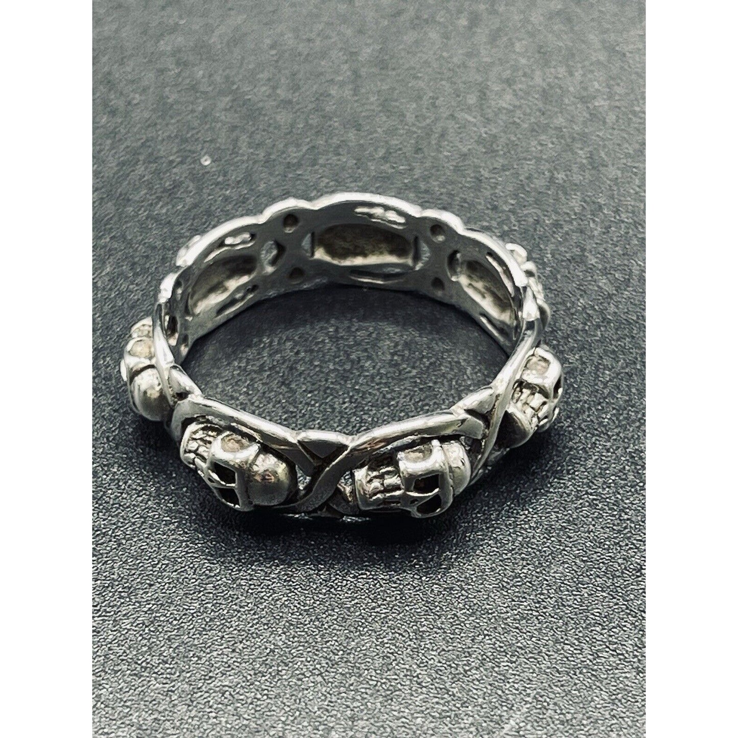 New Condition Sterling Silver Skull Band Ring Size 13.00