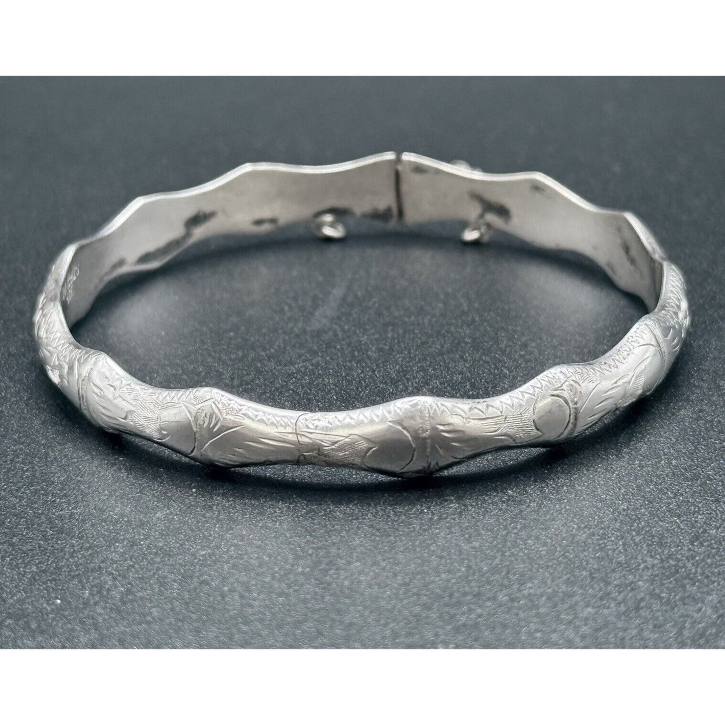 Vintage Sterling Silver Scalloped Hinged Bangle 925 12 Grams M27