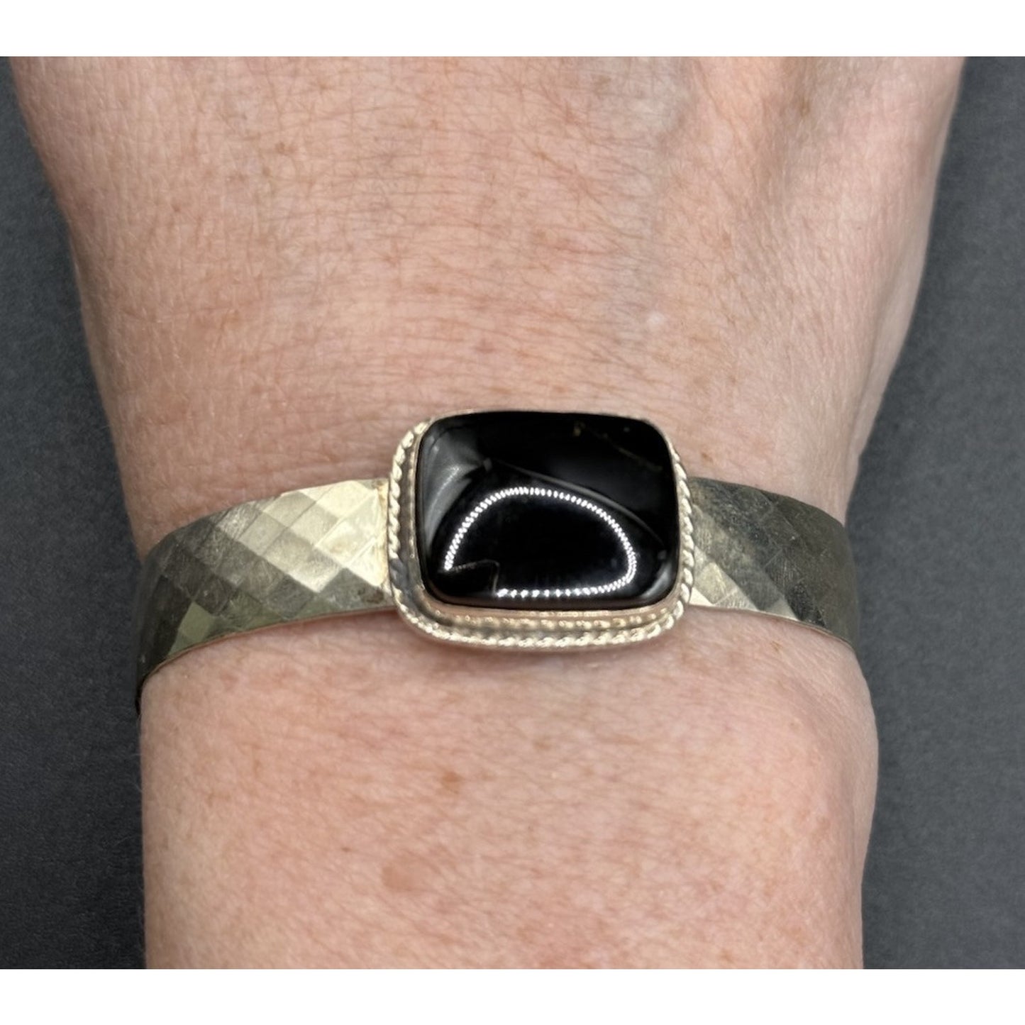 7” Vintage Sterling Silver Onyx Cuff Bracelet 24 Grams P5