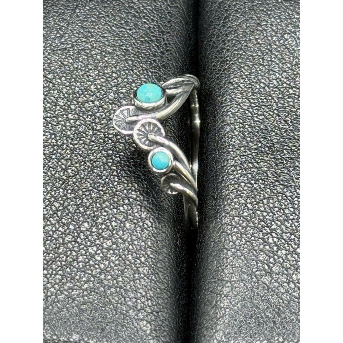 New Condition Sterling Silver Mushrooms Genuine Turquoise Ring Size 7.00 925