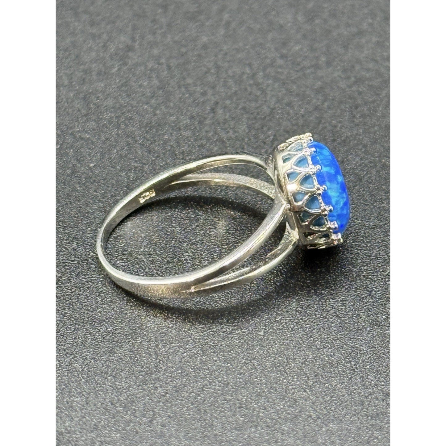 New Condition Sterling Silver Lab Blue Opal Cab Ring Size 8.00