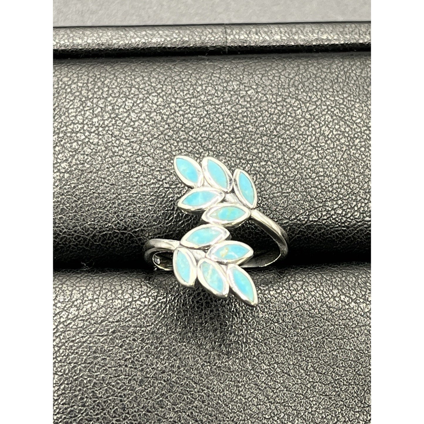 New Condition Turquoise Leaf Bypass Ring 925 Size 5.00