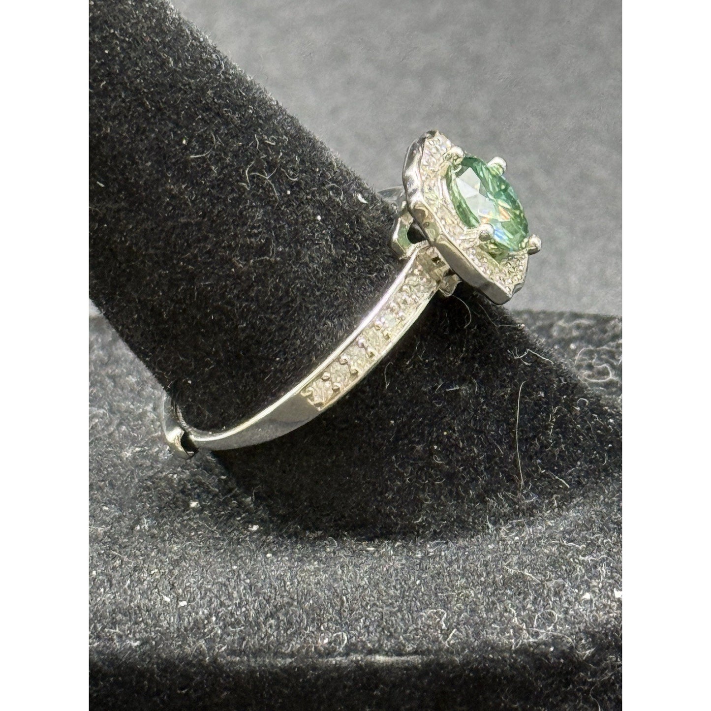 New Condition Blue Green Moissanite Ring Size 7 Adjust Sterling Silver GRA P18