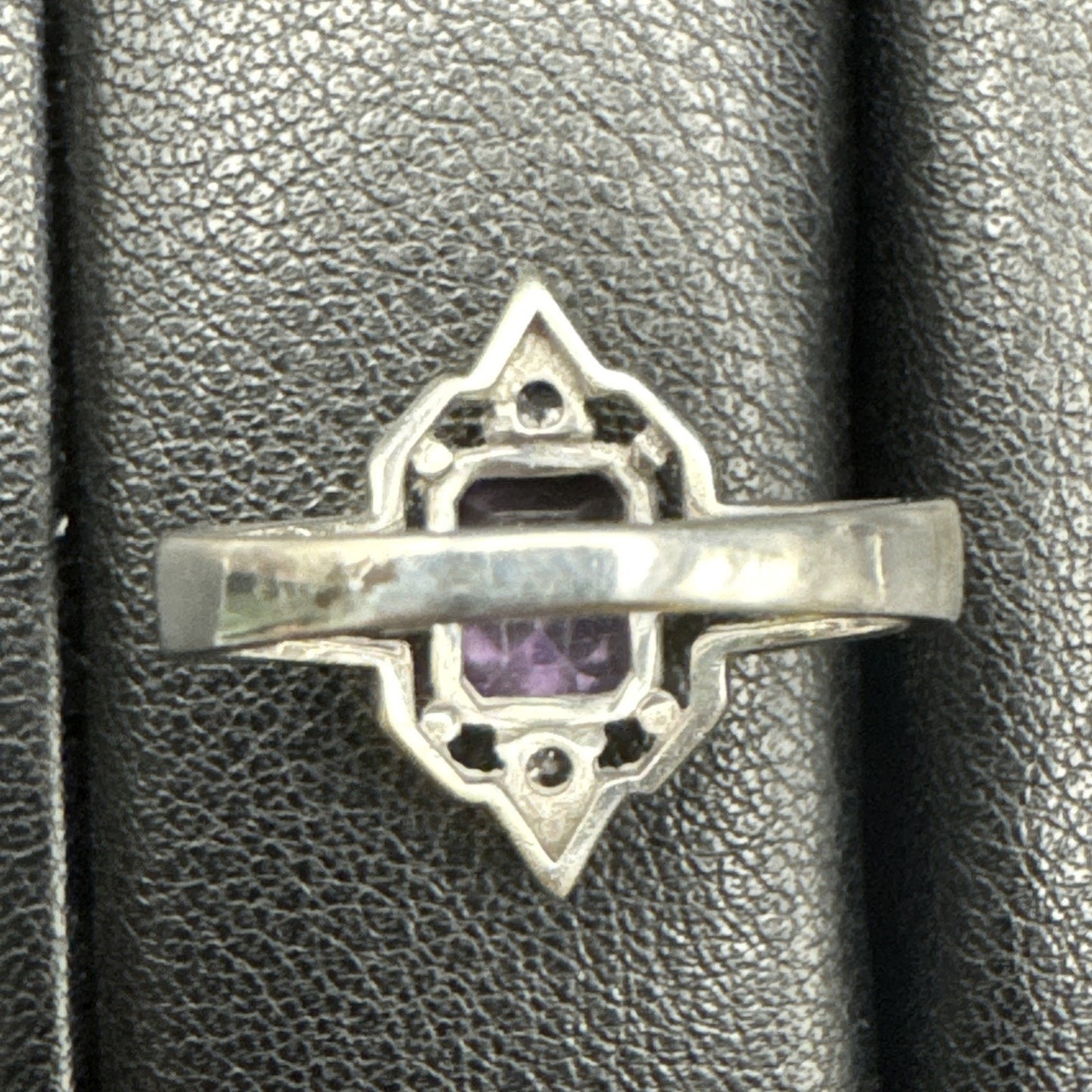 Sterling Silver Vintage Design Amethyst Ring Size 7