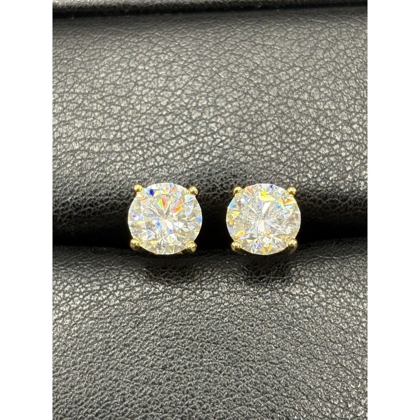 New Condition Sterling Silver 4 Carat Total Moissanite Stud Earrings GRA W29