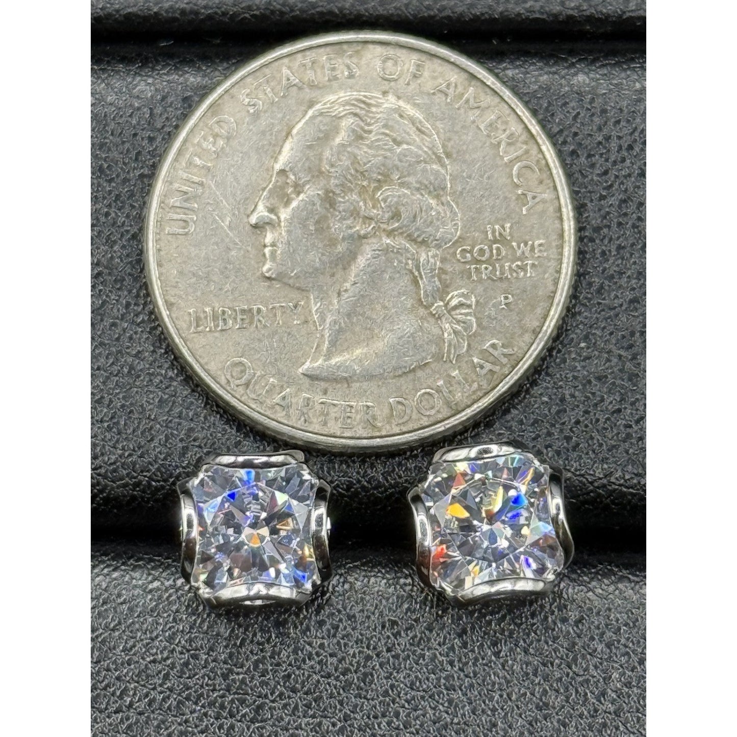 Excellent Used Condition Sterling Silver 4ctw Cubic Zirconia Stud Earrings N19