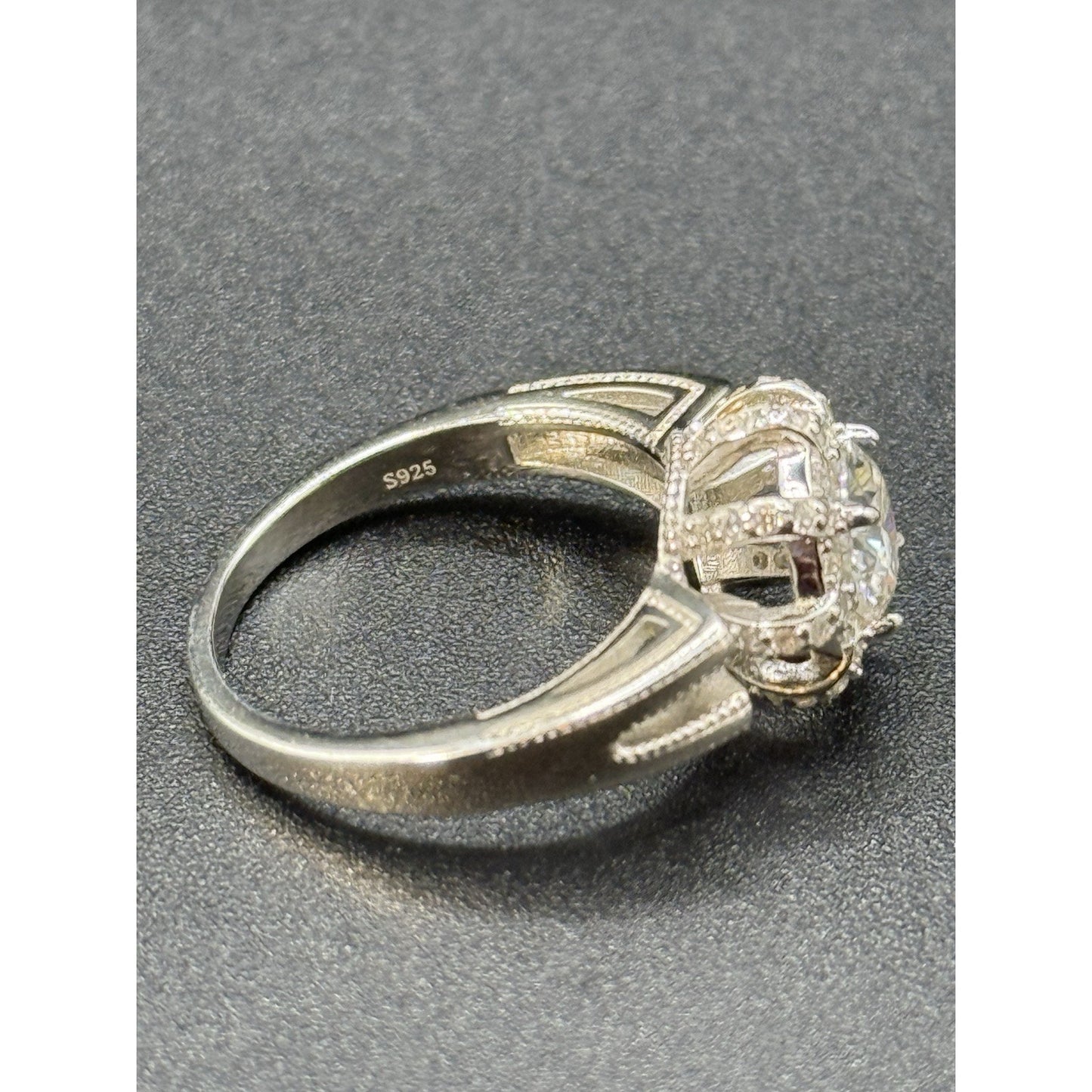 New Condition Sterling Silver Moissanite Engagement Ring Size 7.00 GRA