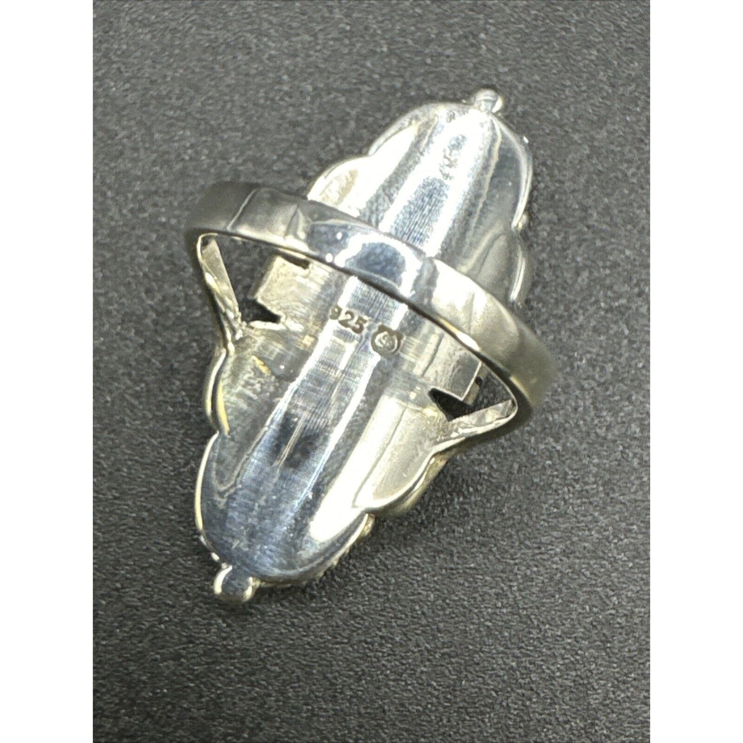 New Condition Sterling Silver 7RI24 White Buffalo Ring Size 9.75