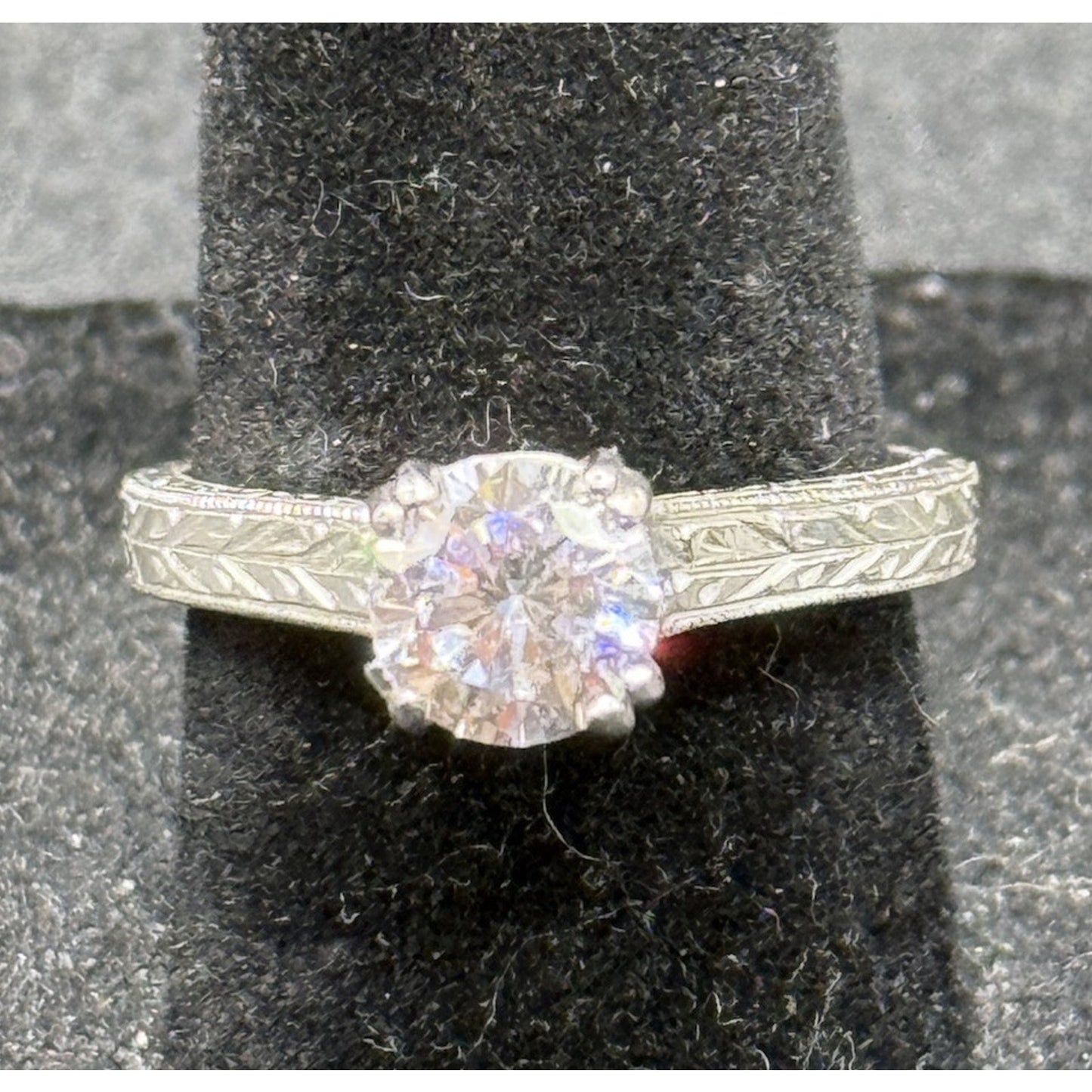 EUC Sterling Silver Vintage Design Cubic Zirconia Ring Size 6.50 P5