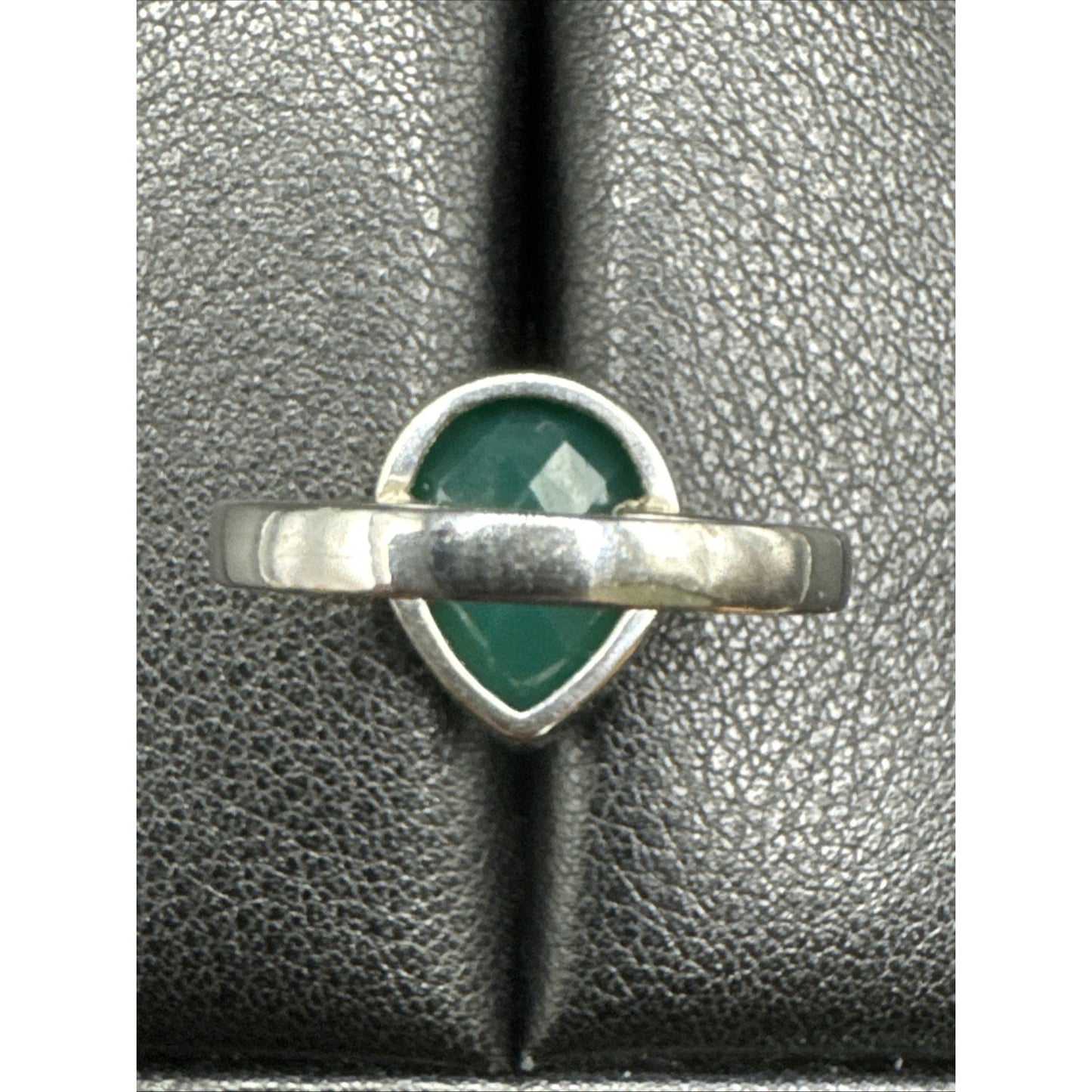 EUC Sterling Silver Green Chalcedony Pear Ring Size 9.75 U2
