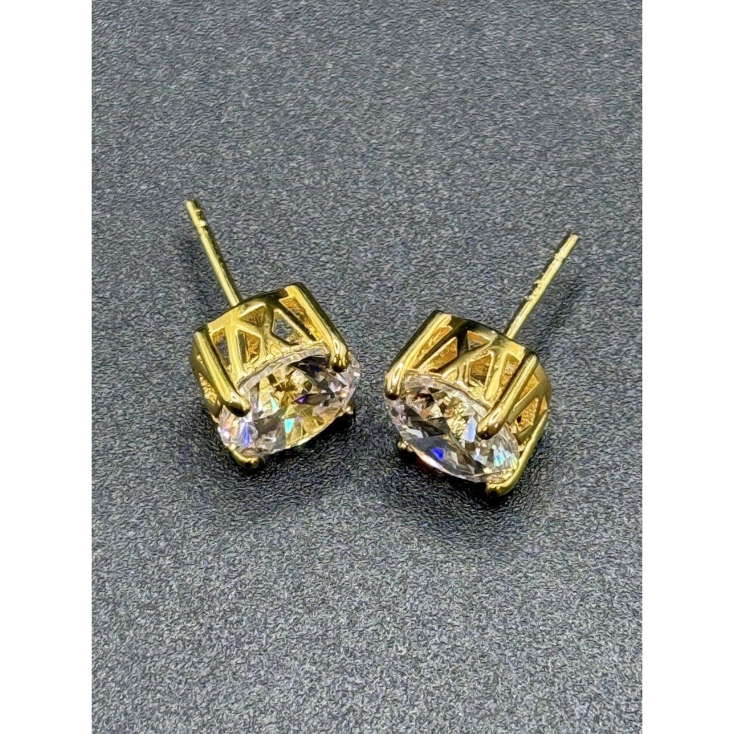 EUC Gold Sterling Silver 6 Carat Total Cubic Zirconia Studs N17