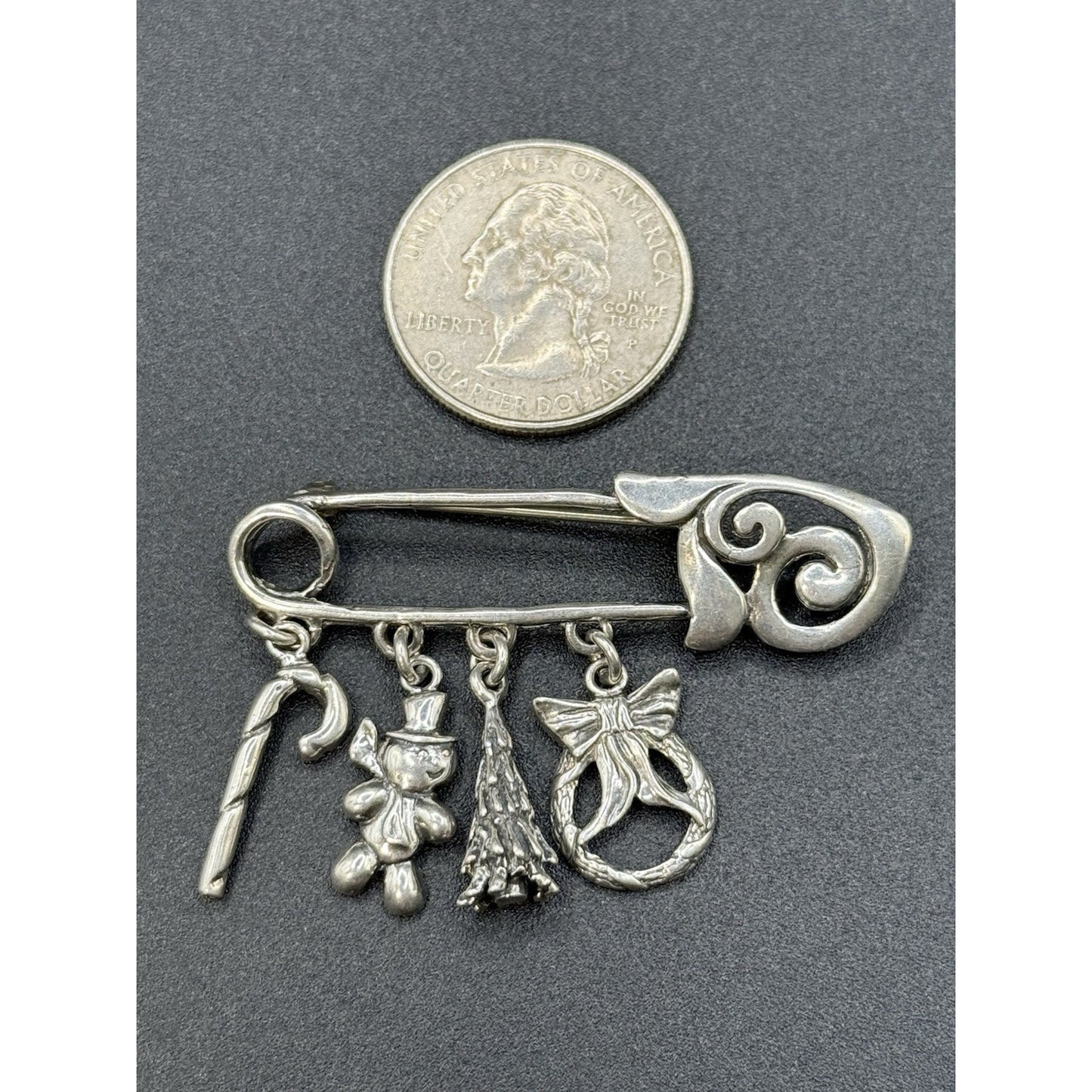 Vintage Sterling Silver Christmas Theme Brooch Pin 10 Grams P5