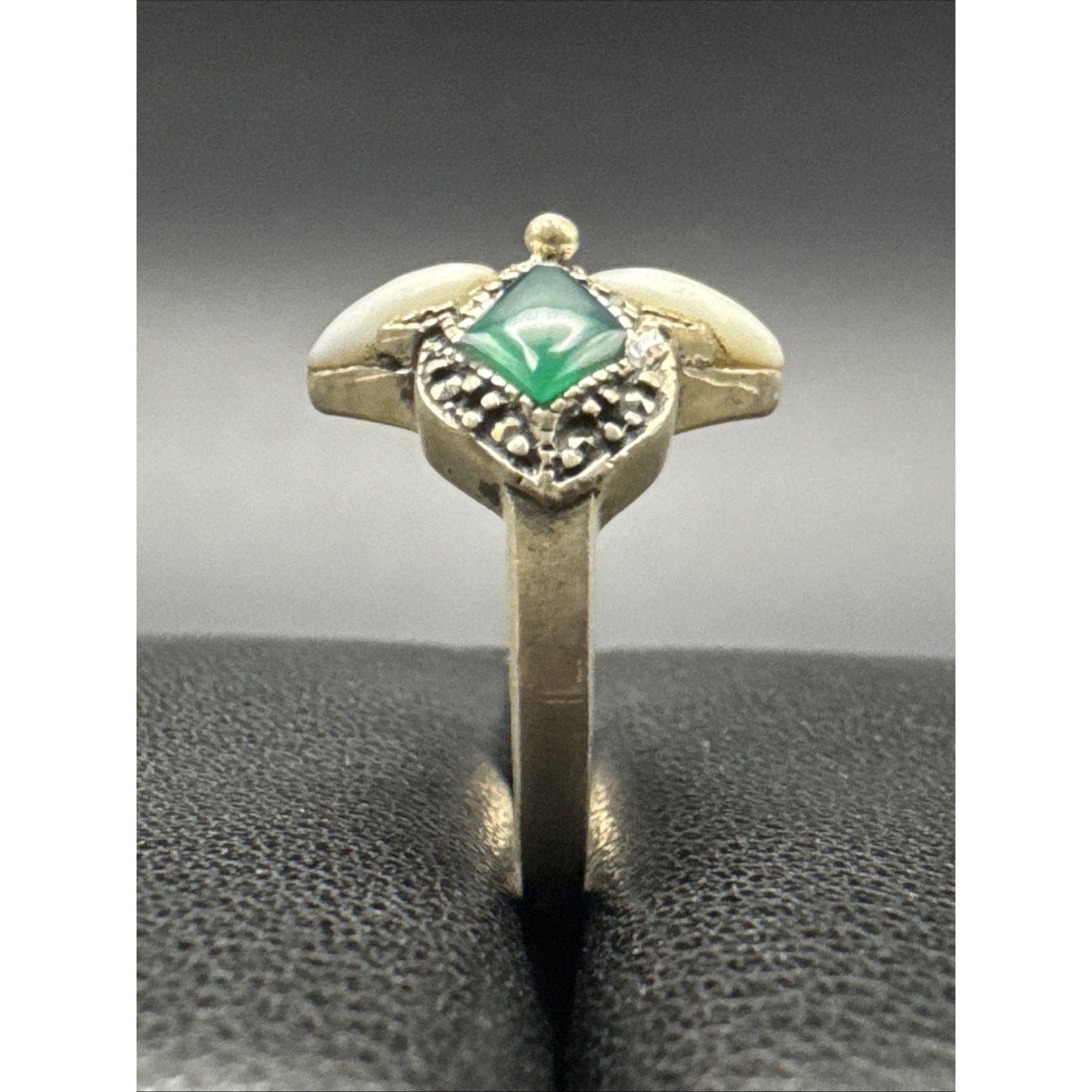 Sterling Silver Green Onyx Mother Pearl Marcasite Ring Size 7 U11