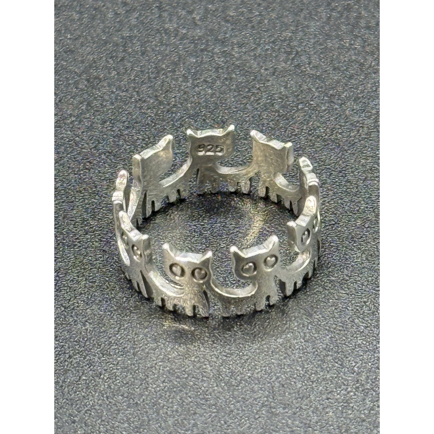 New Condition Sterling Silver Cats Band Ring Size 5.50 925