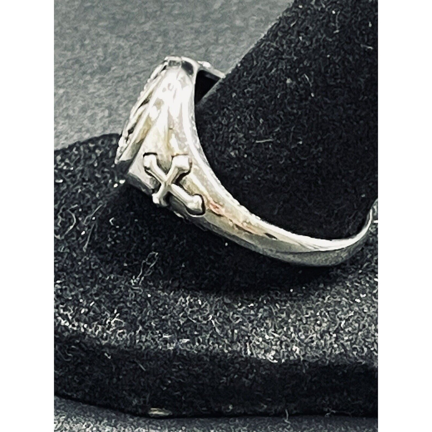 New Condition Sterling Silver Praying Hands Ring Size 10.00 925