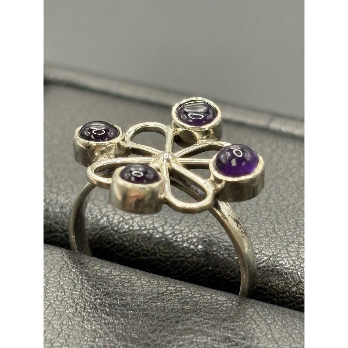 New Condition Sterling Silver Genuine Amethyst Ring size 7