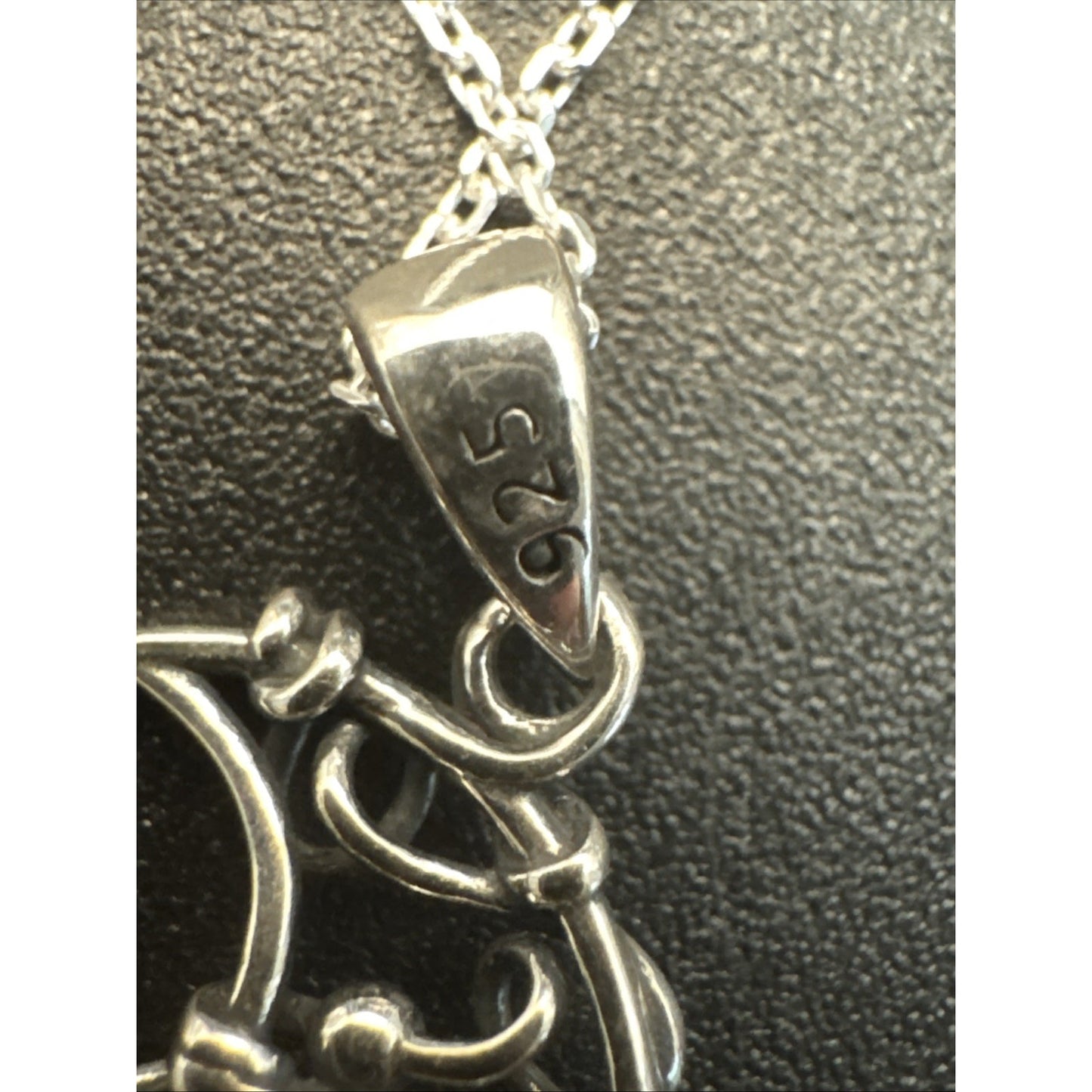 18” New Condition Sterling Silver Onyx Crescent Moon Pendant Necklace