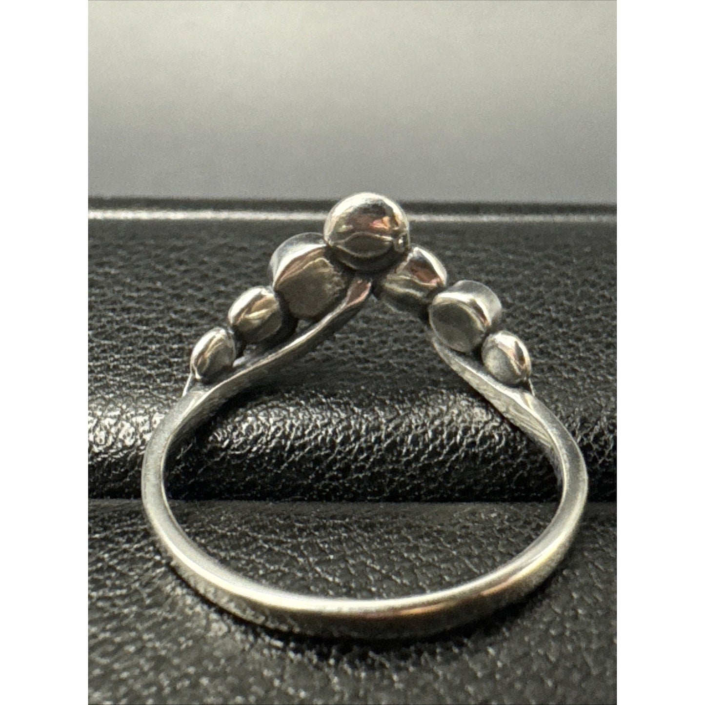 New Condition Sterling Silver Genuine Onyx Mushrooms Ring Size 7