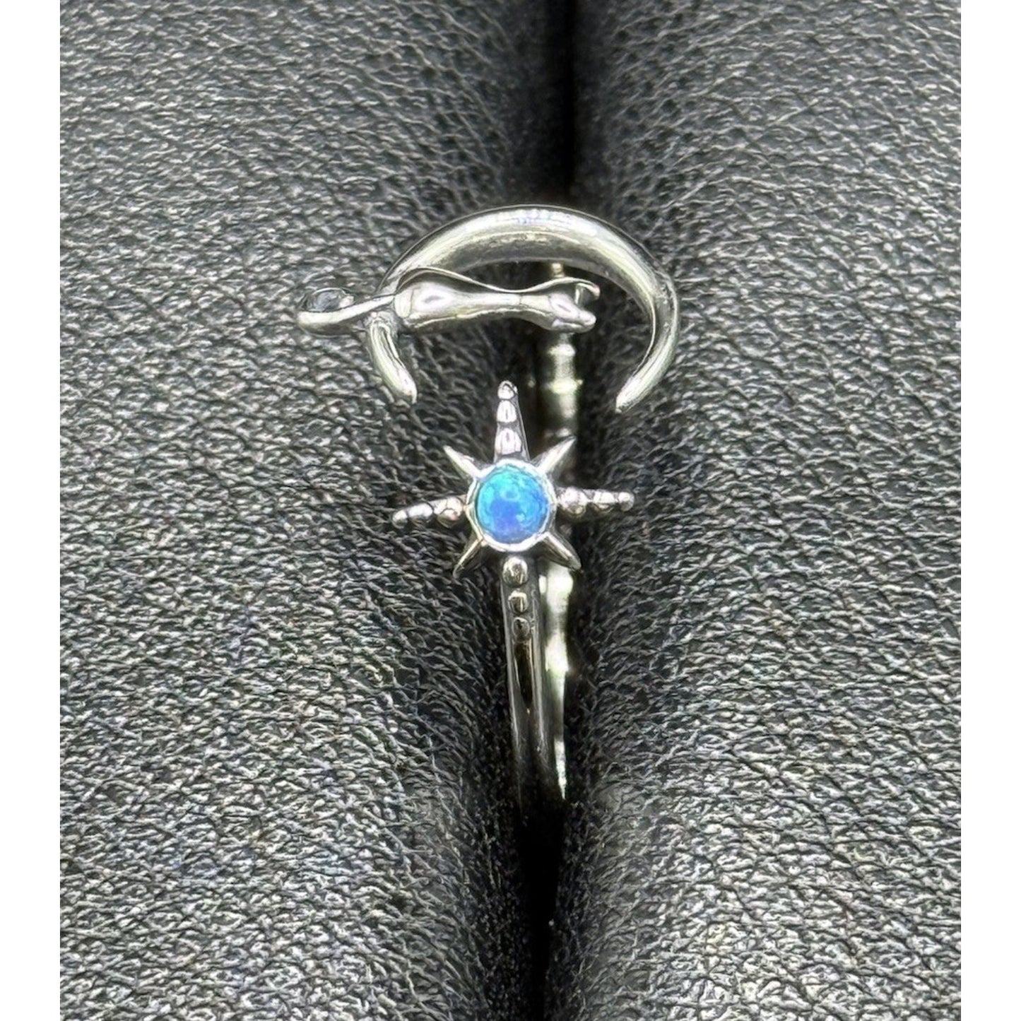 New Condition Sterling Silver Moon Cat Lab Opal Ring Size 7.00 Adjustable