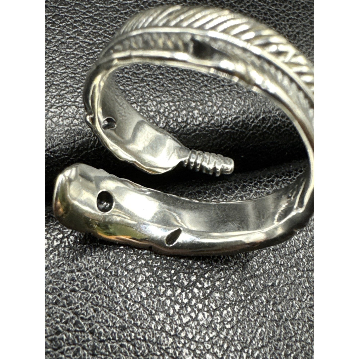 New Condition Sterling Silver Onyx Feather Ring 925 Size 7