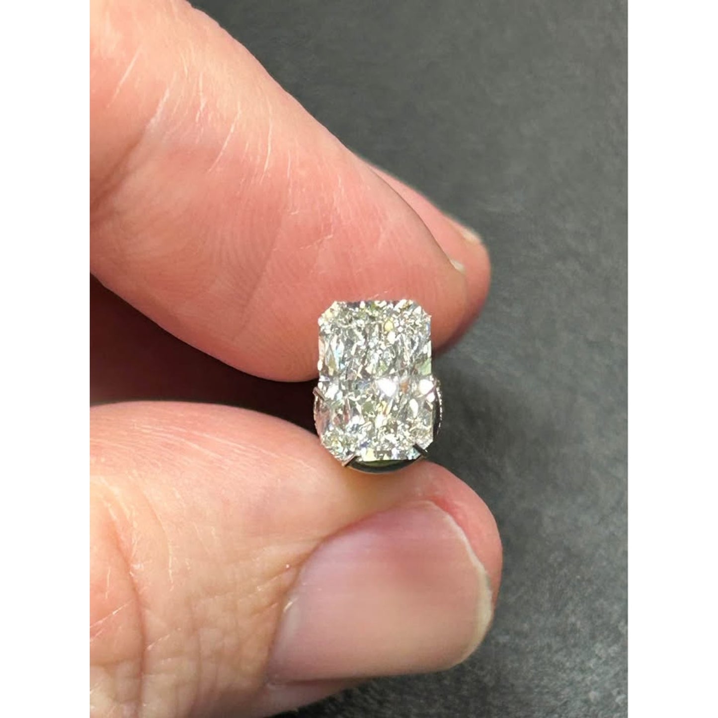 Loose 2.08 carat Lab Grown Diamond Radiant Cut F Color VS1 clarity IGI