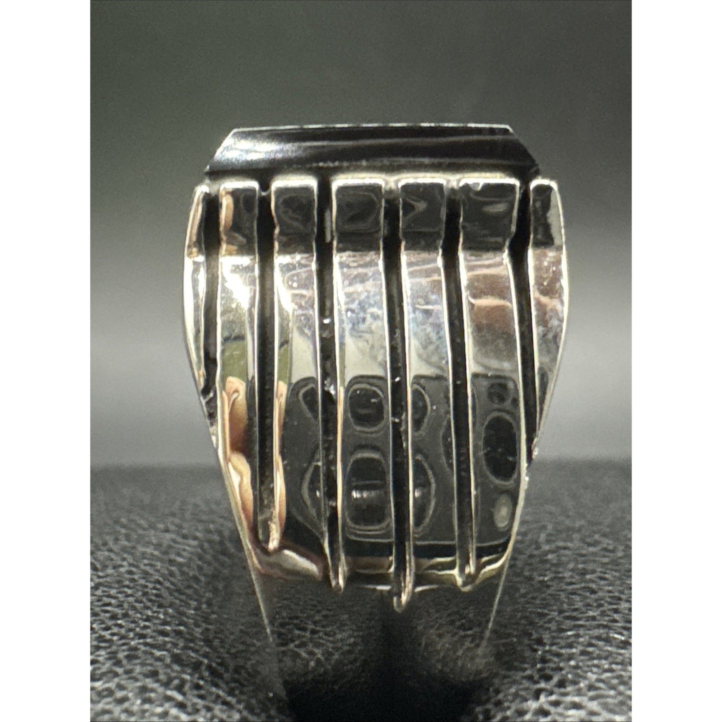 New Condition Sterling Silver Onyx Ladder Shank Signet Ring 925 Size 10