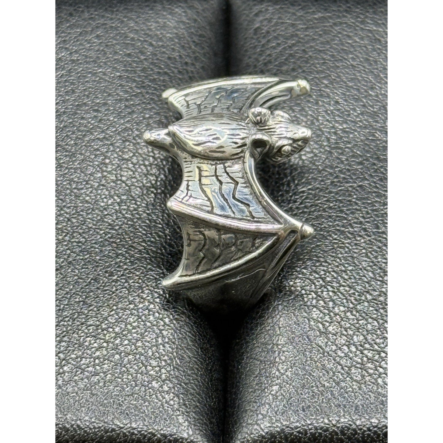 New Condition Sterling Silver Gents Bat Ring Size 10.00