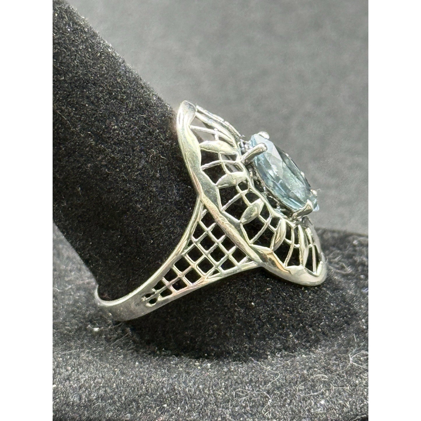 New Condition Sterling Silver Genuine Marquise Topaz Ring Size 9.00 P20