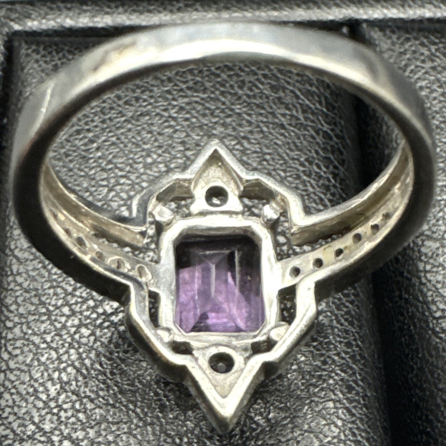 Sterling Silver Vintage Design Amethyst Ring Size 7