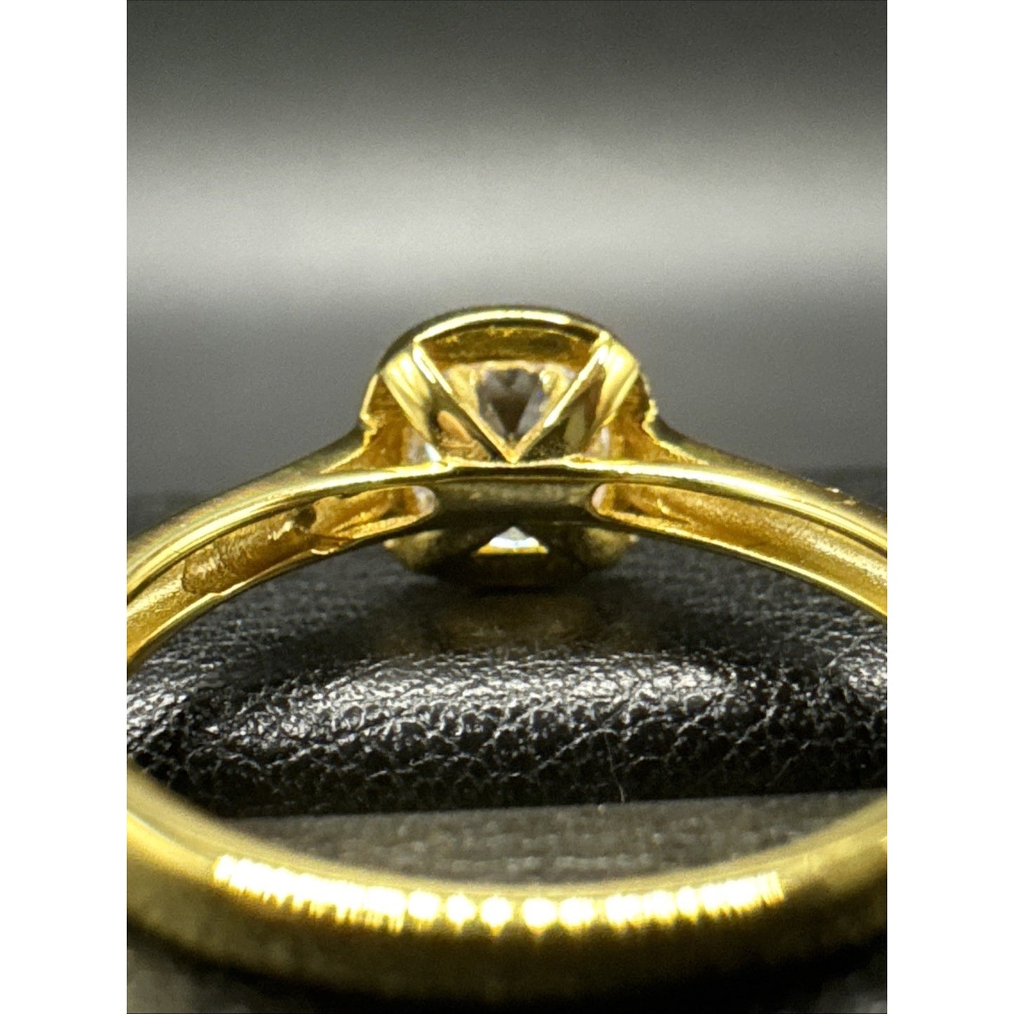 New Condition Gold Sterling Silver 2 Carat Cushion Moissanite Ring 925 Size 7.75