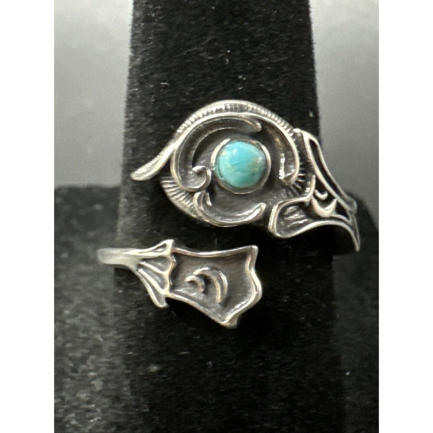 New Condition Sterling Silver Turquoise Bypass Ring 925 Size 7