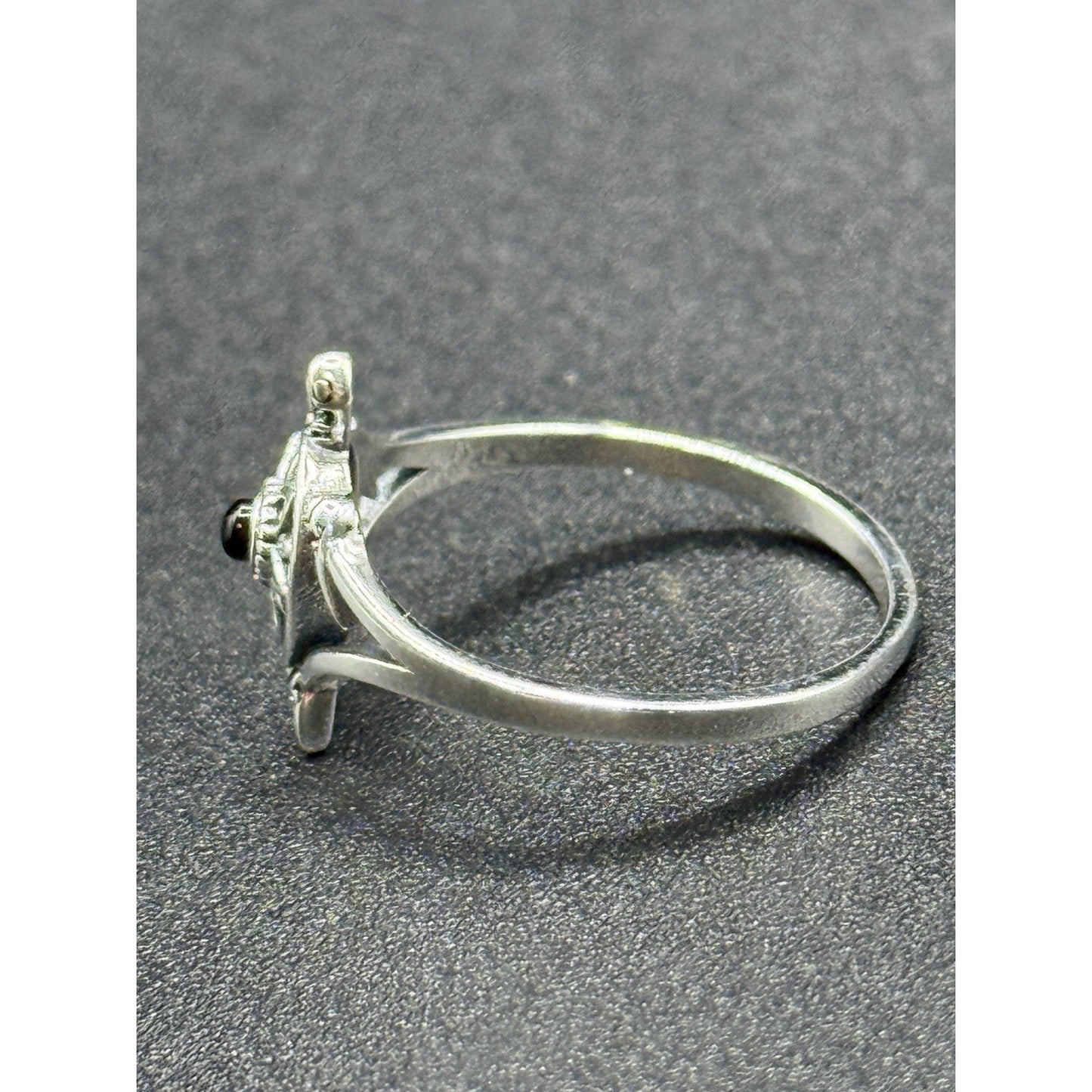New Condition Sterling Silver Onyx Turtle Ring Size 7.00