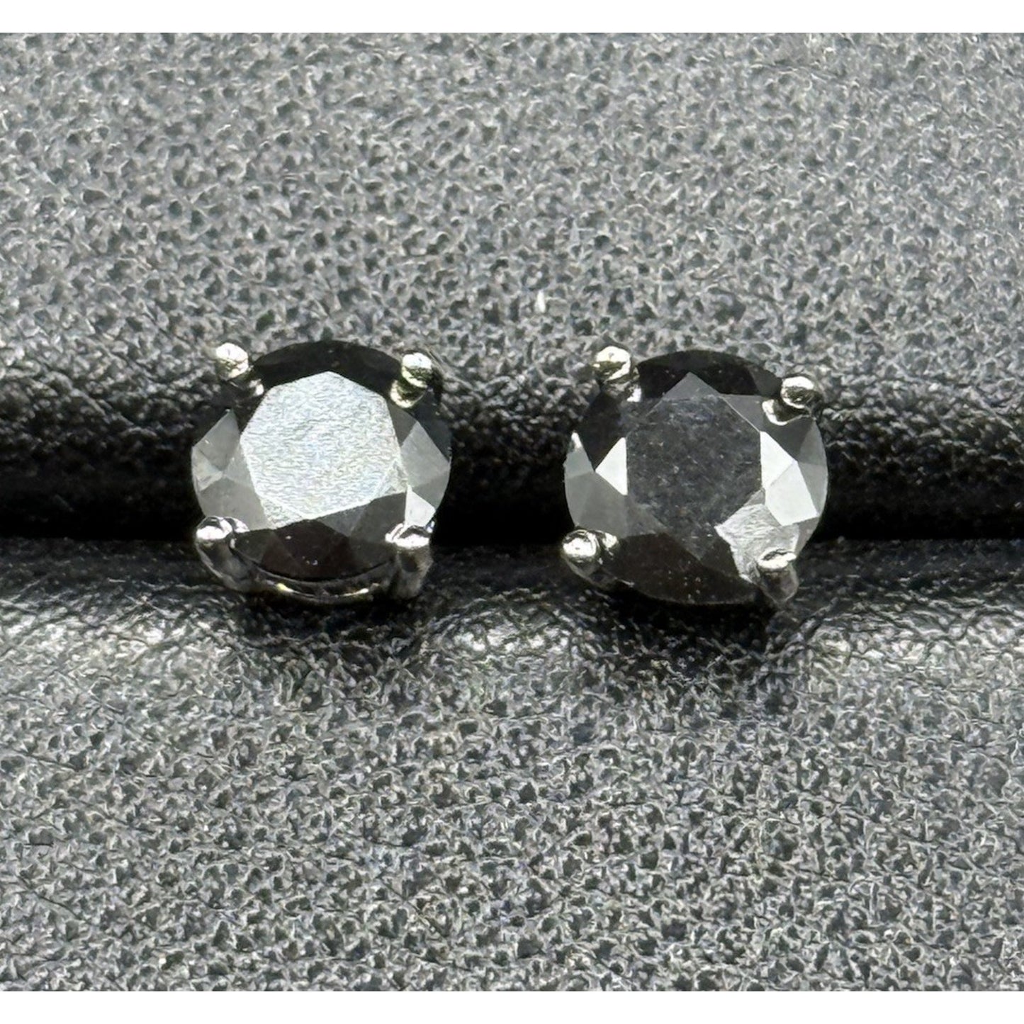 New Condition Sterling Silver 2 ctw Black Moissanite Stud Earrings GRA 925